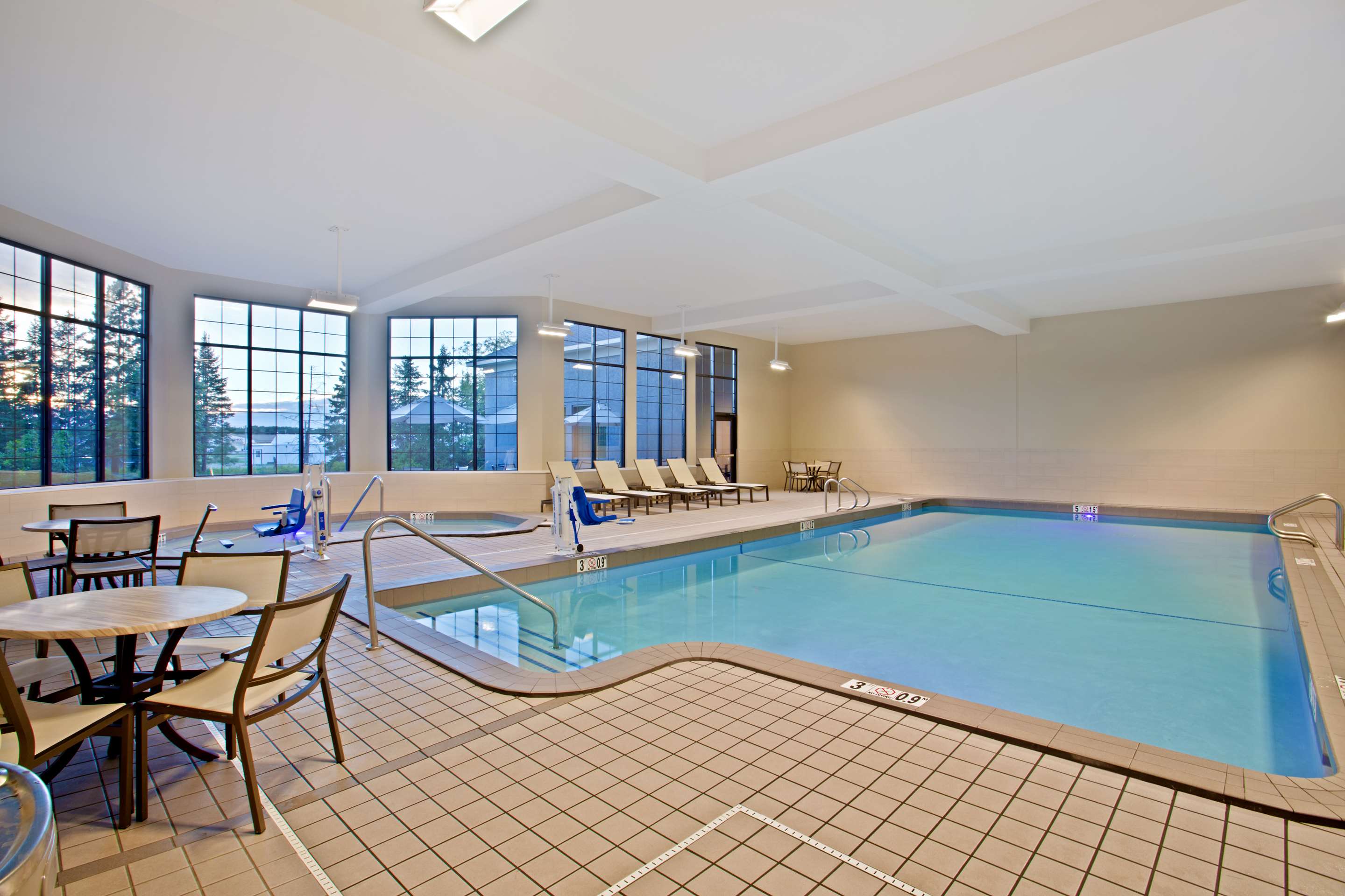 Pool | Hampton Inn Sault Ste Marie