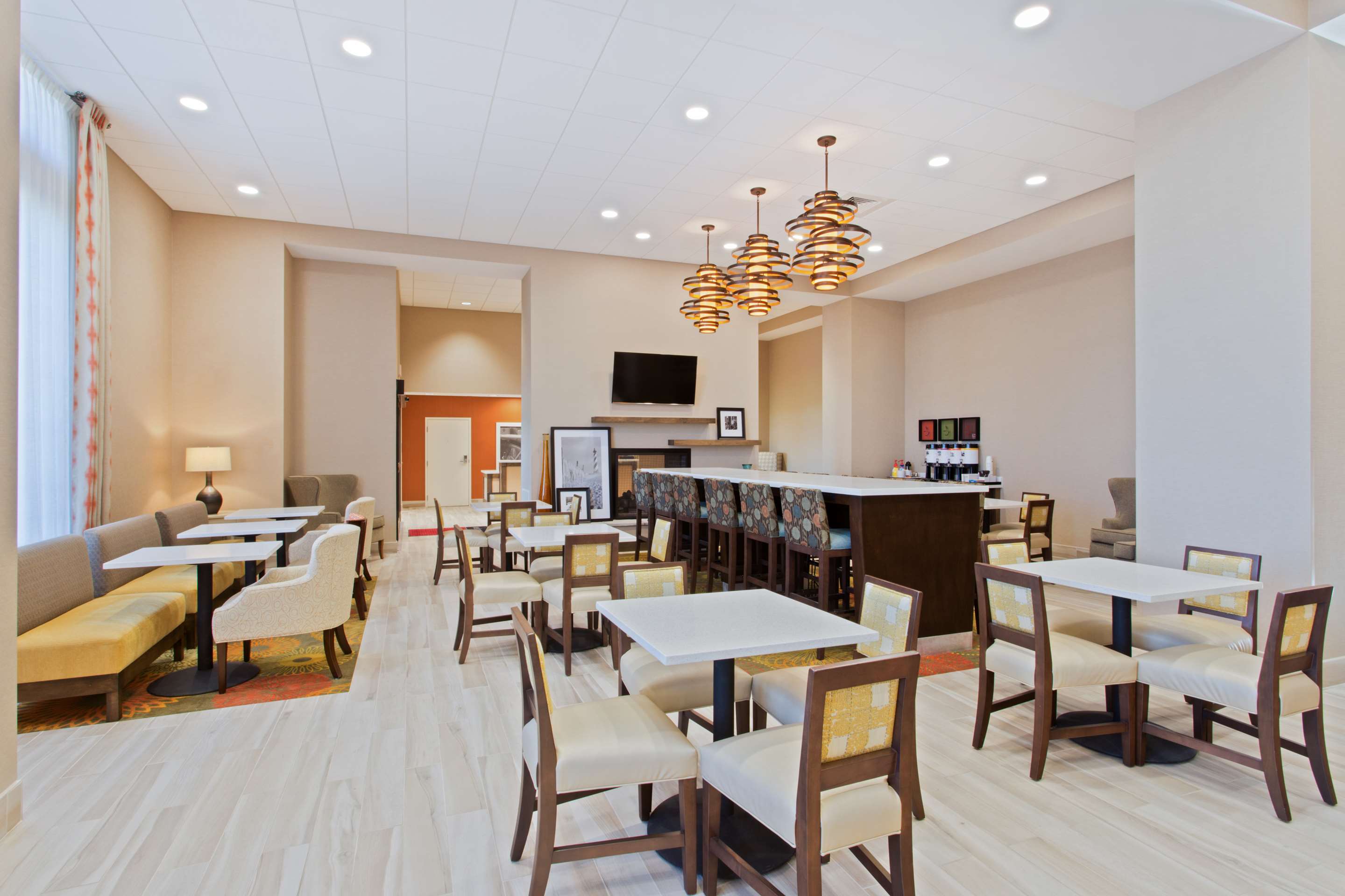 Restaurant | Hampton Inn Sault Ste Marie
