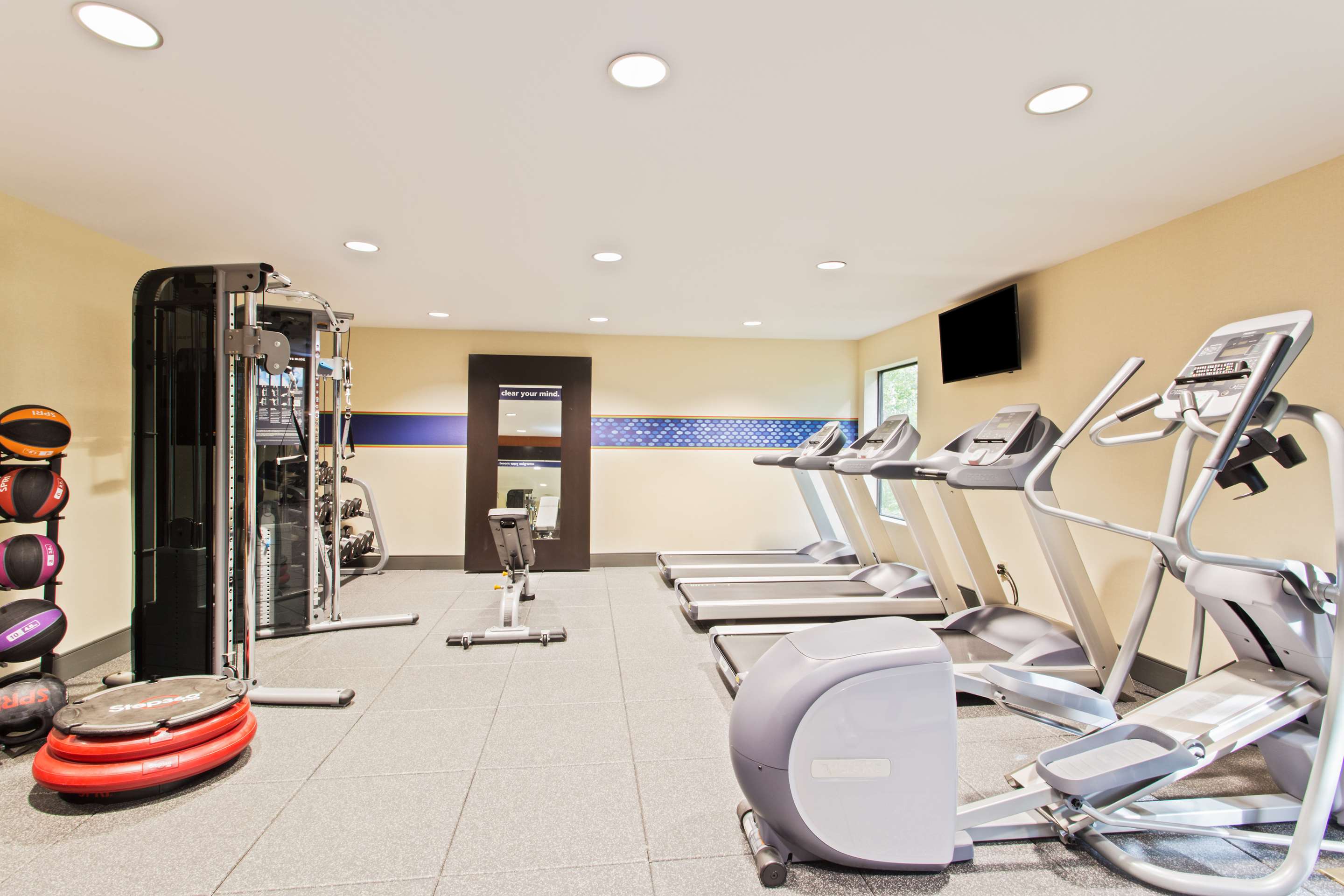 Health club fitness center gym | Hampton Inn Sault Ste Marie