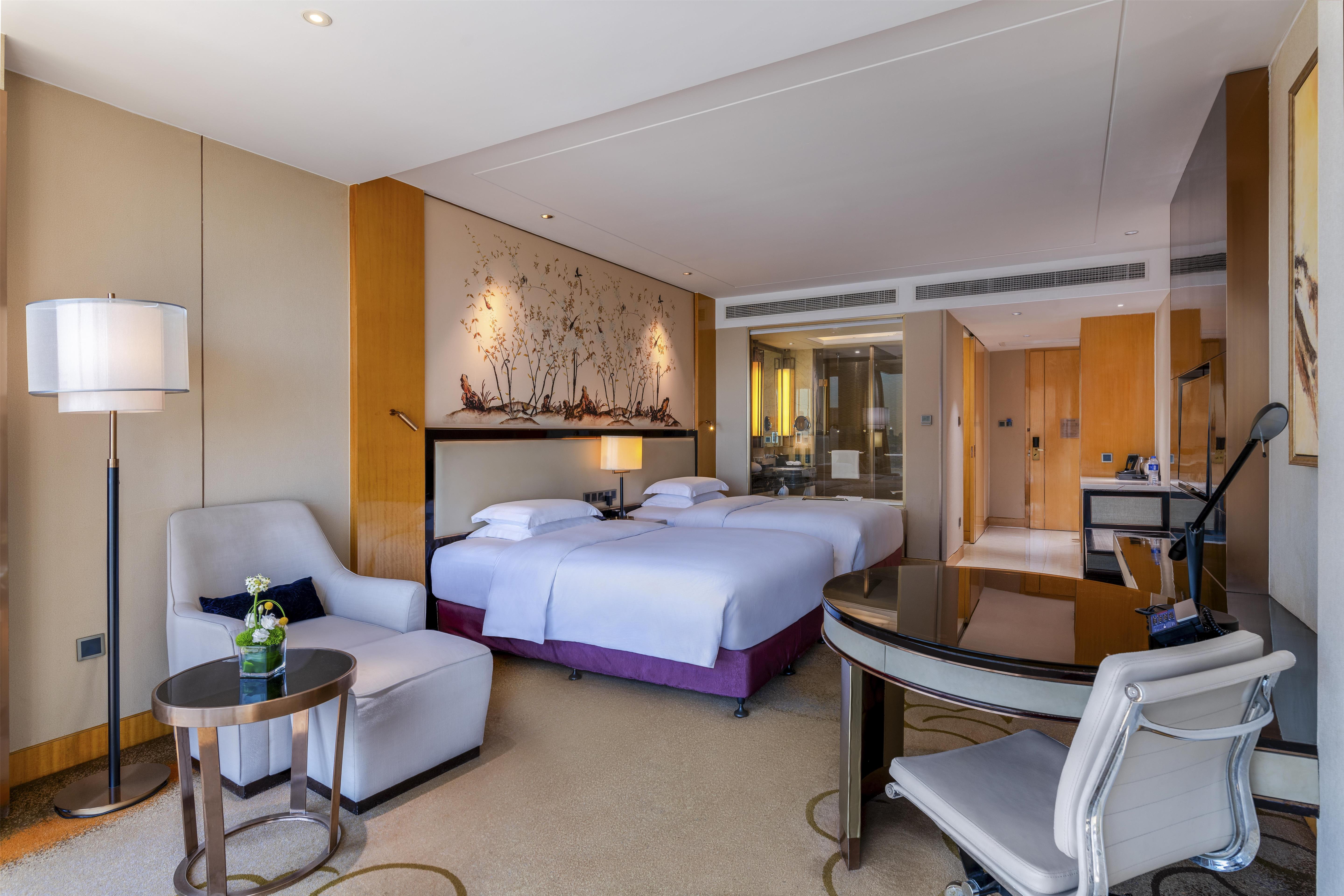 Hilton Wuhan Riverside Room Type - TWIN EXECUTIVE RIVER VIEW