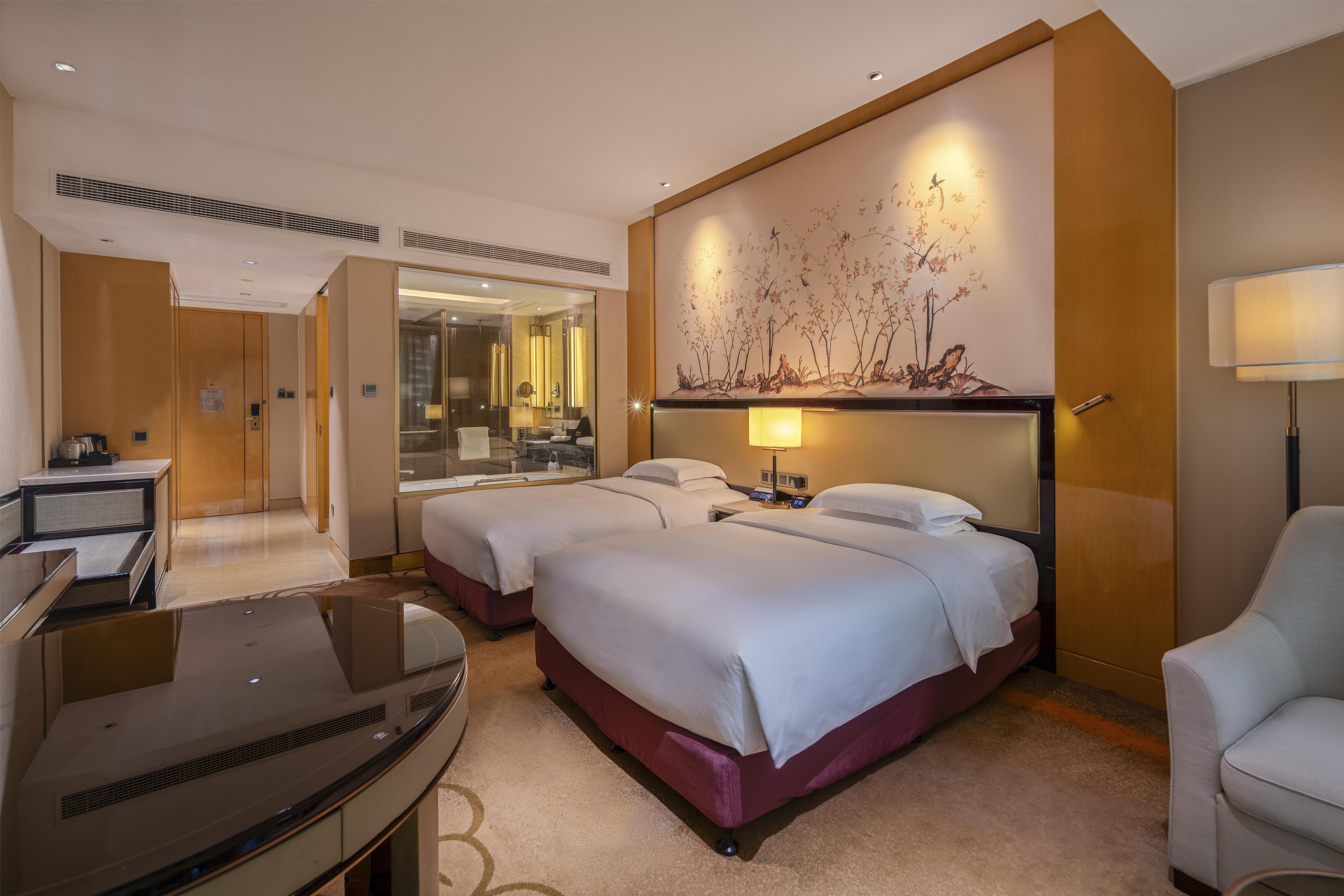 Hilton Wuhan Riverside Room Type - TWIN DELUXE SUPERIOR VIEW