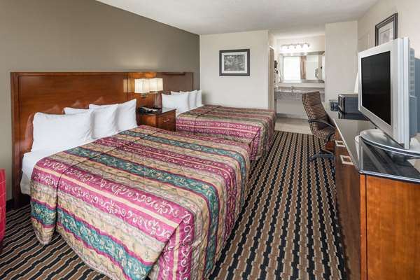  - Days Inn Airport North Charlotte - I-85, Exit 32