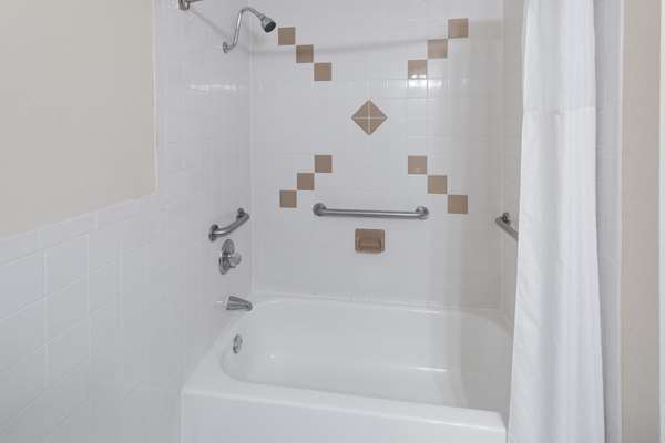  - Days Inn Airport North Charlotte - I-85, Exit 32