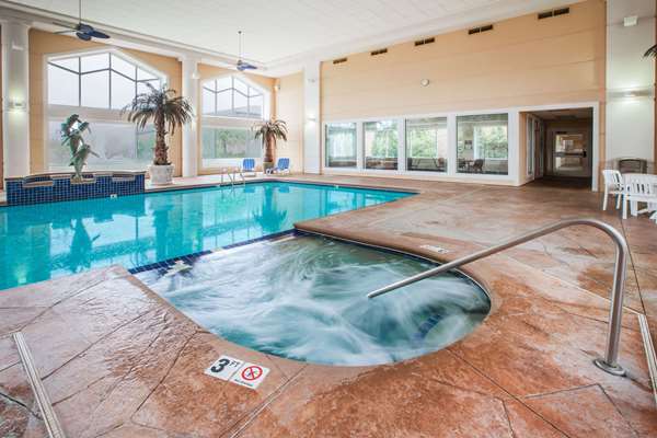 Pool - Days Inn Midland