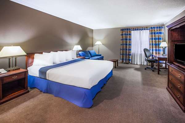  - Days Inn Midland