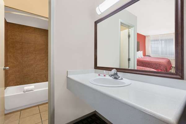  - Days Inn University College Station