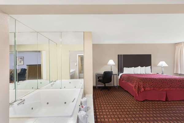 Suite - Days Inn University College Station