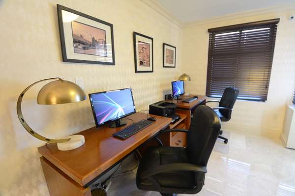 Conference Area - Inn at Great Neck