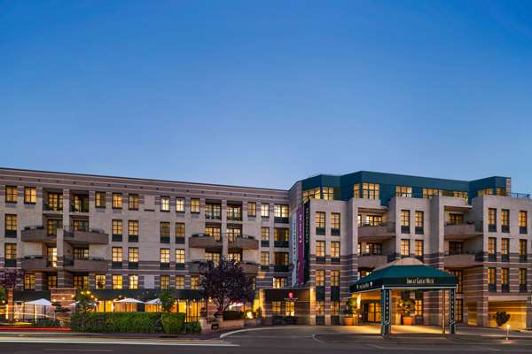 Exterior view - Inn at Great Neck