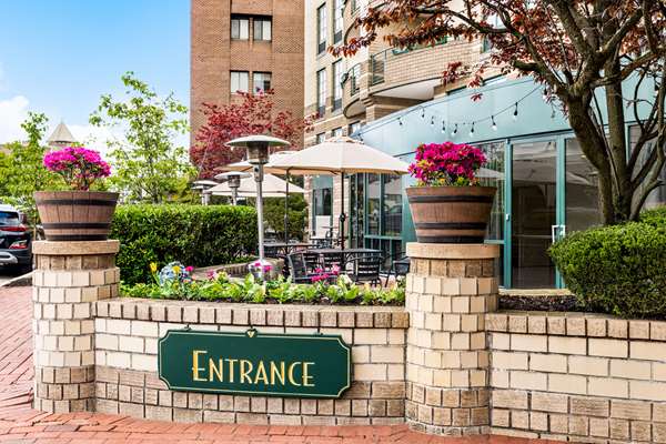 Exterior view - Inn at Great Neck