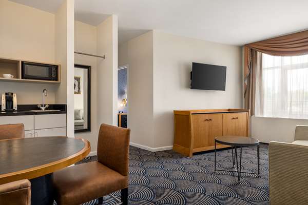 Suite - Inn at Great Neck