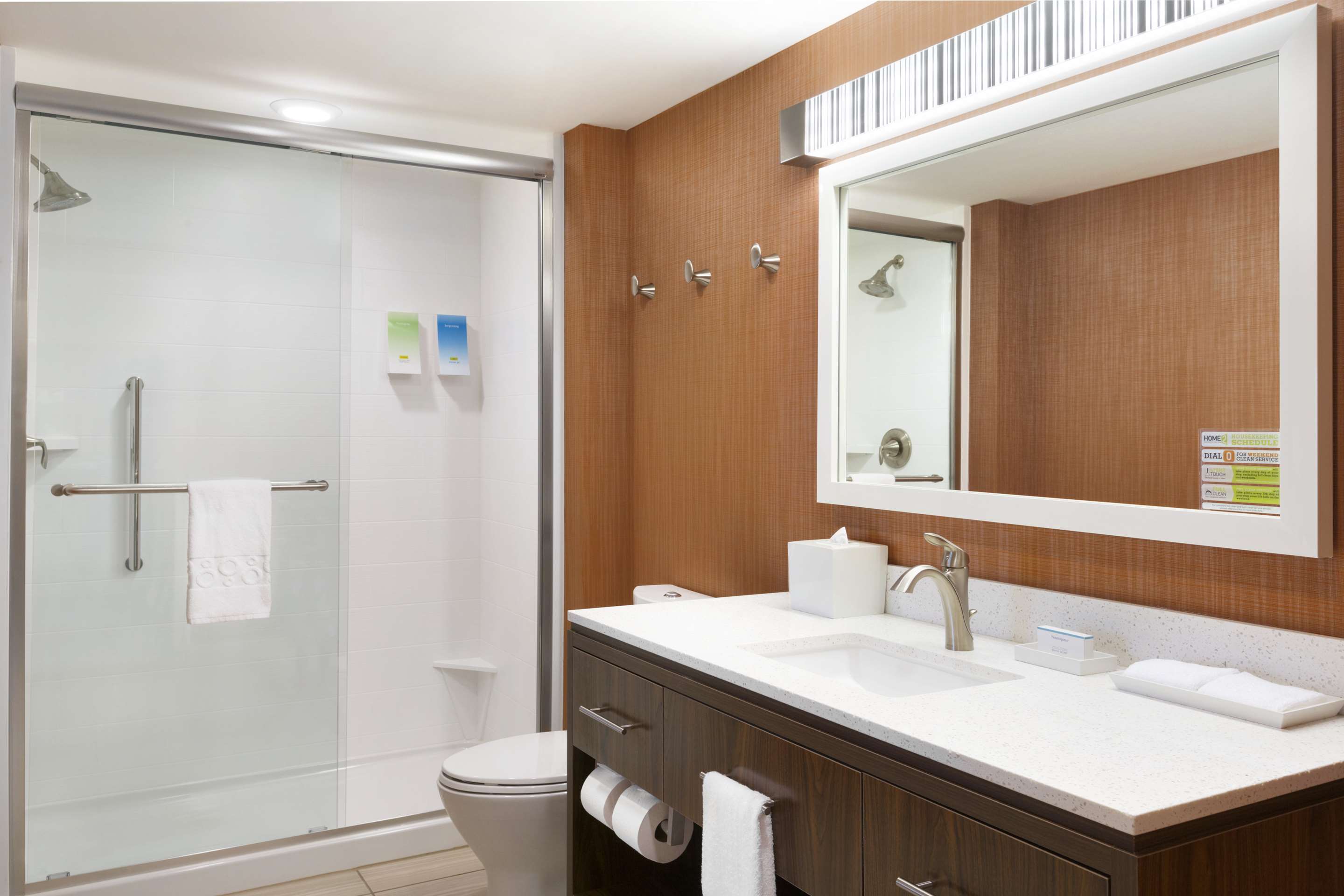 Guest room bath