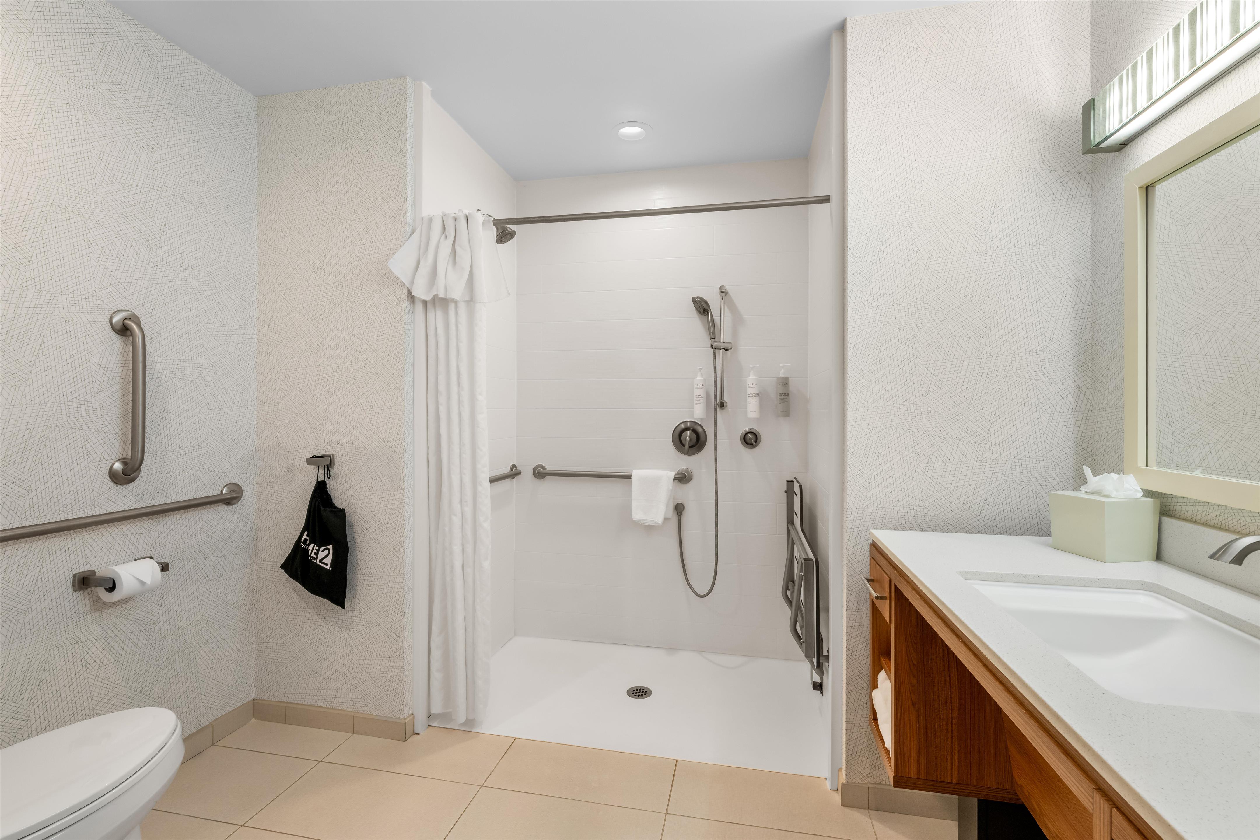 Guest room bath