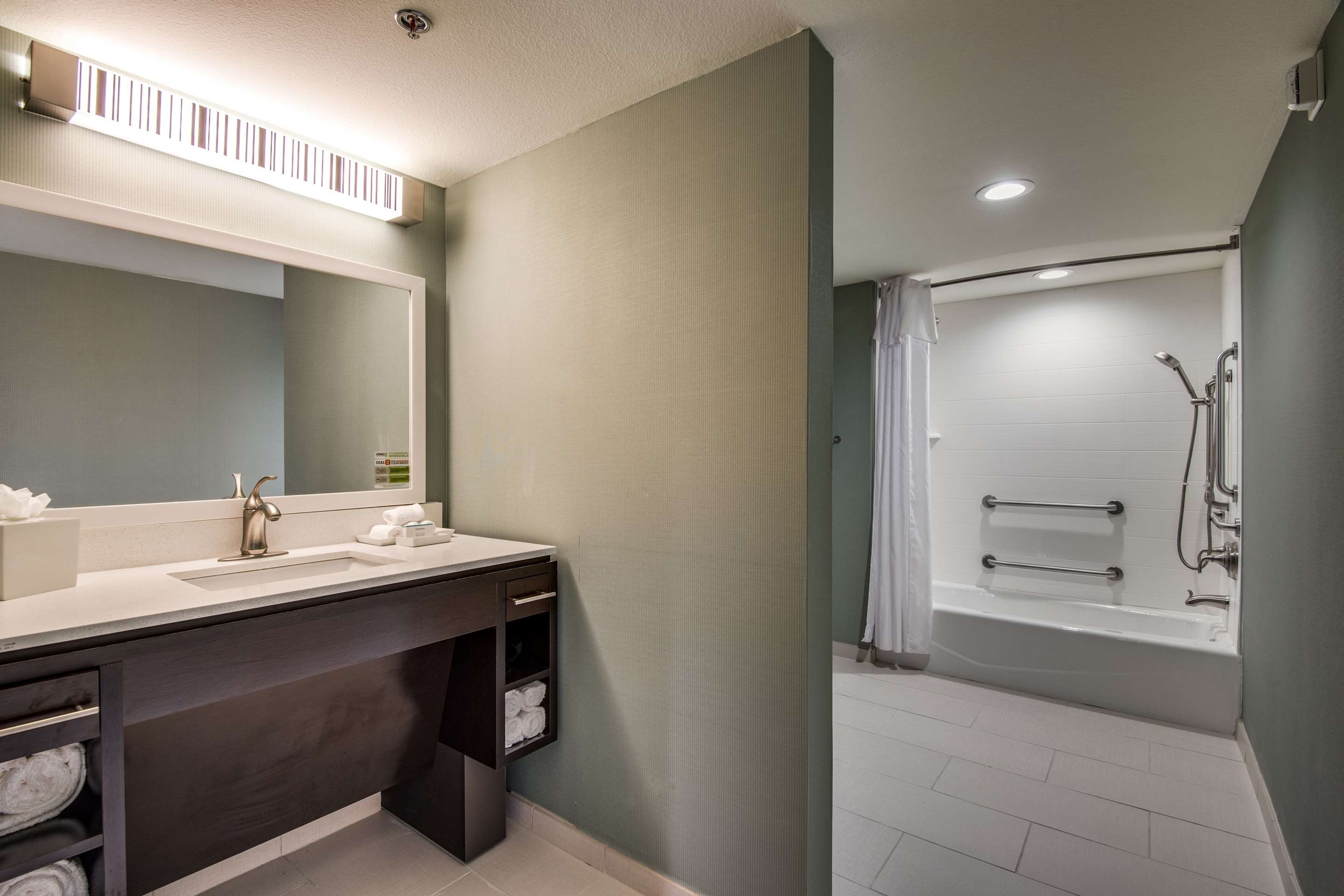 Guest room bath