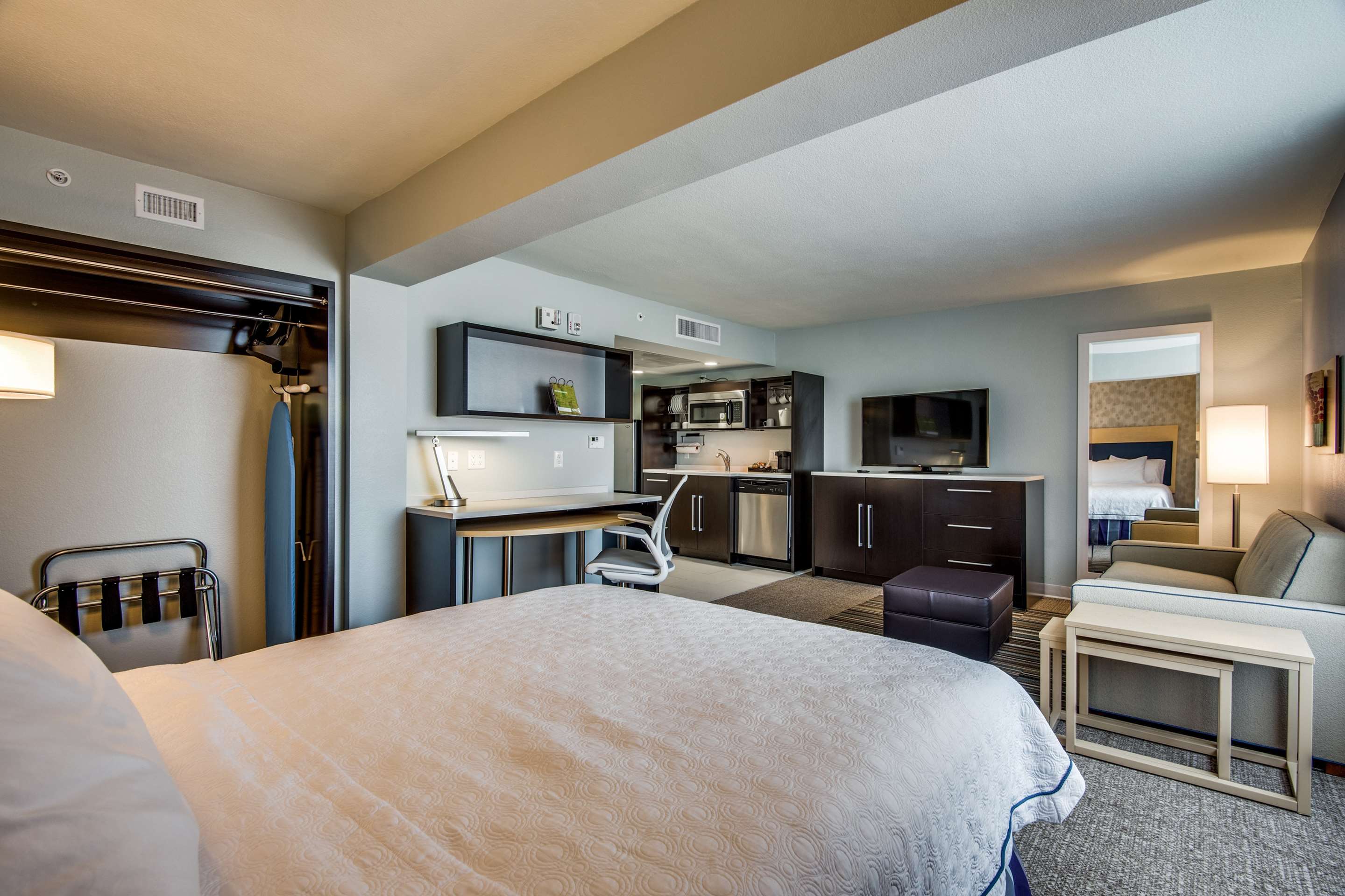 Guest room