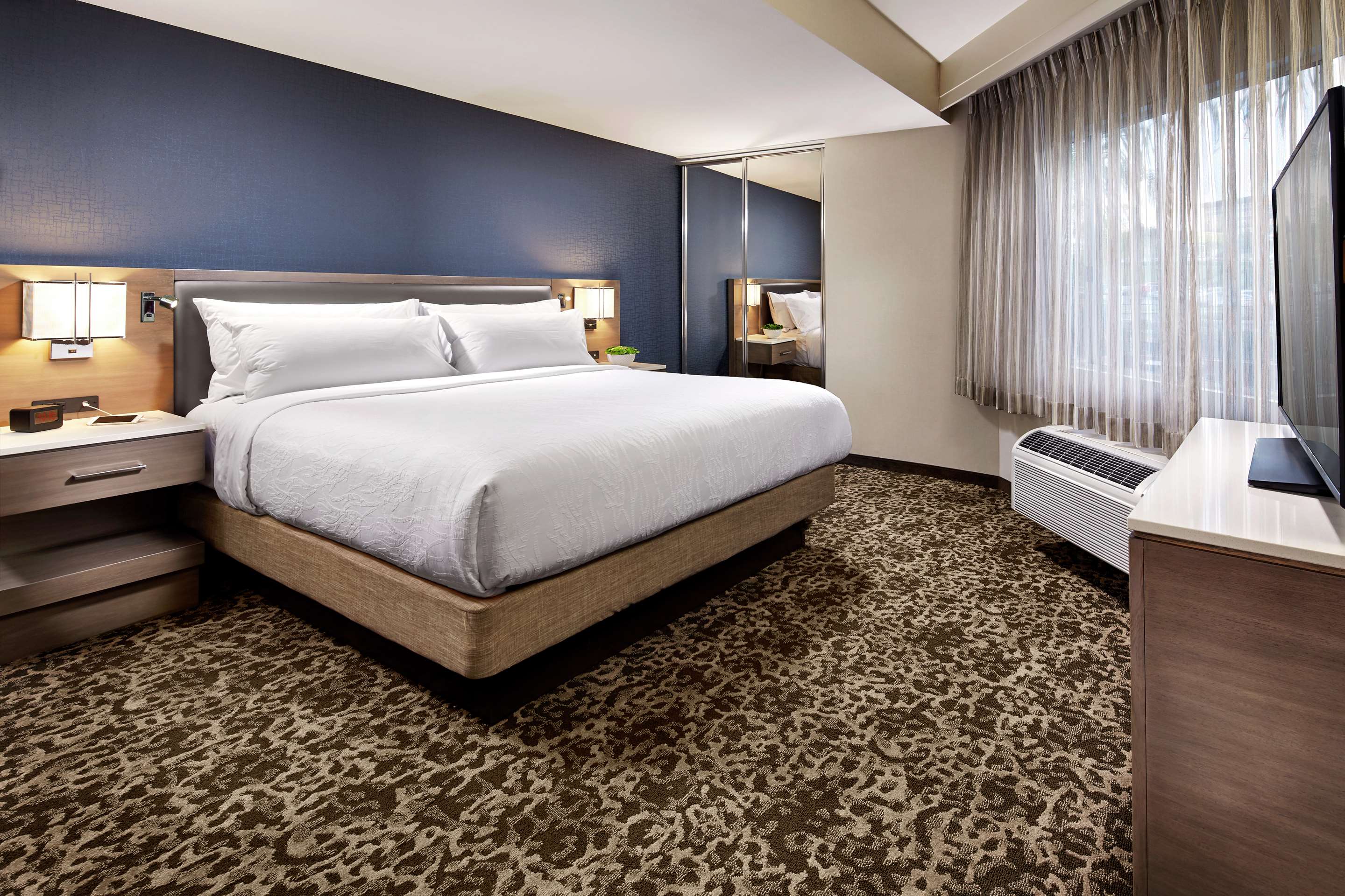 Guest room