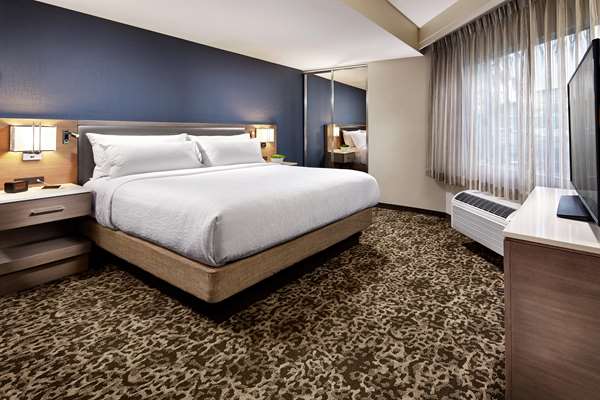  - Hilton Garden Inn Mission Valley Stadium San Diego - I-15, Exit 8