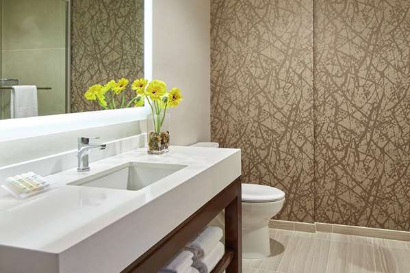  - Hilton Garden Inn Mission Valley Stadium San Diego - I-15, Exit 8