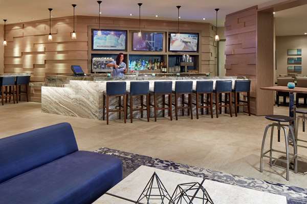 Bar - Hilton Garden Inn Mission Valley Stadium San Diego - I-15, Exit 8
