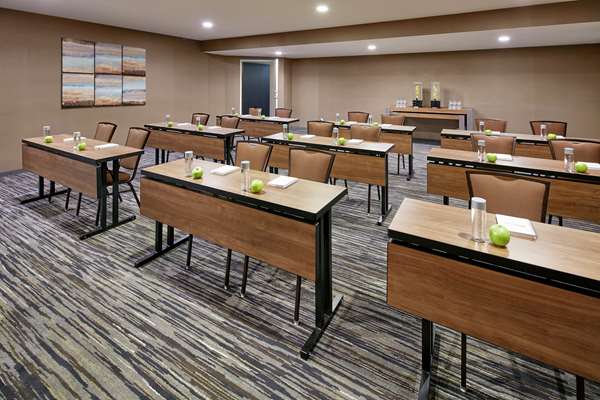  - Hilton Garden Inn Mission Valley Stadium San Diego - I-15, Exit 8