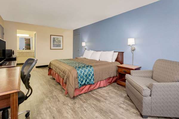  - Days Inn AUM Montgomery - I-85, Exit 6