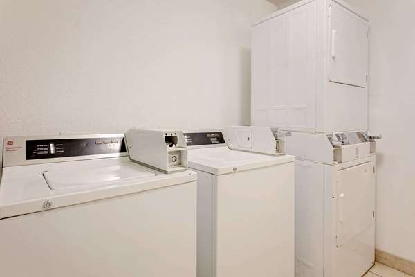 Amenities - Days Inn AUM Montgomery - I-85, Exit 6