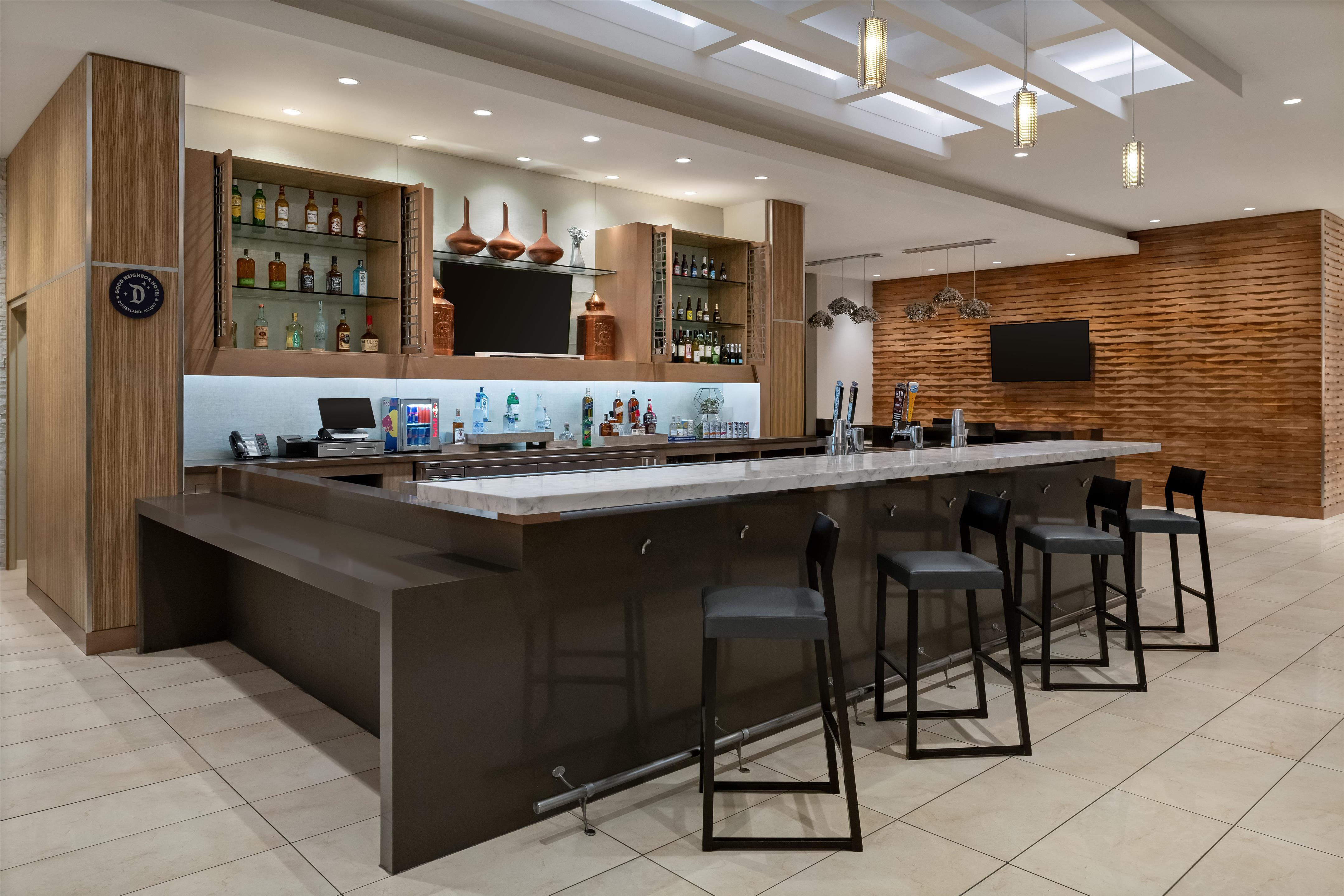 Bar Lounge | Hyatt House at Anaheim Resort/Convention Center