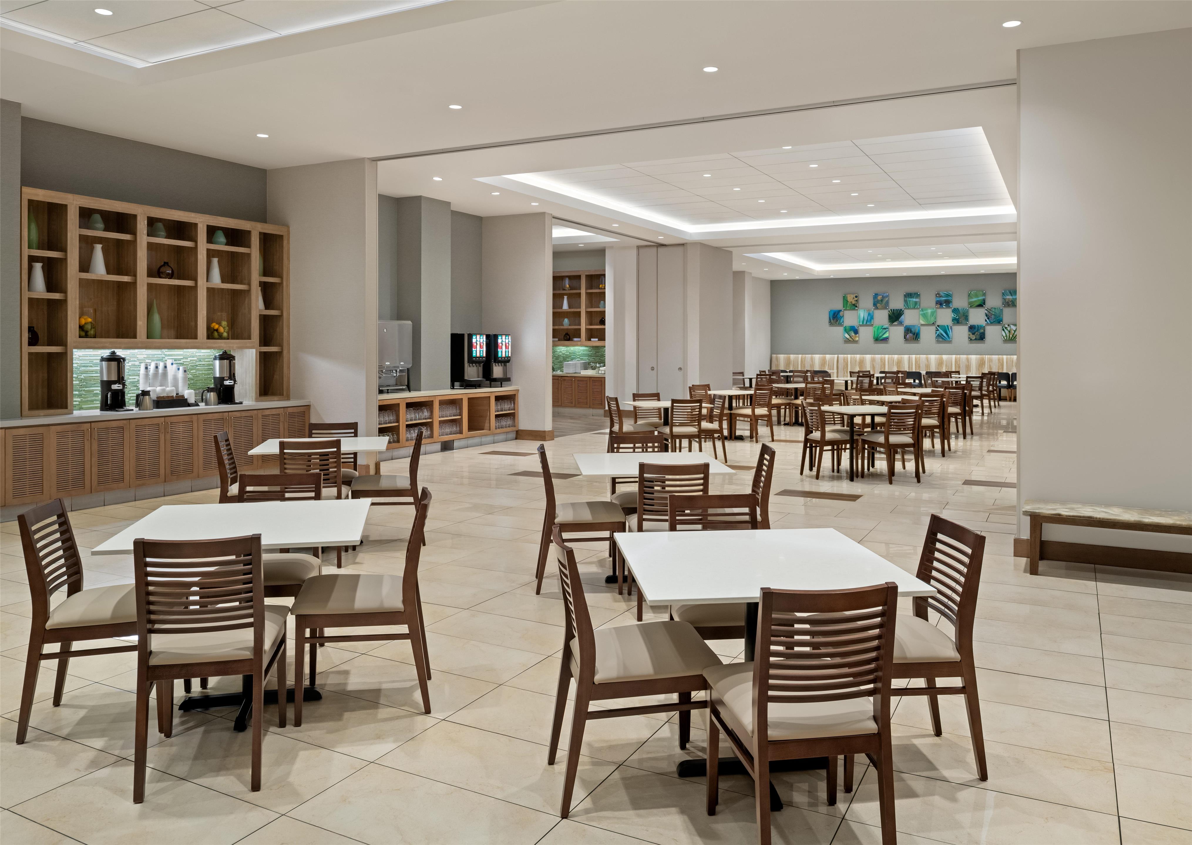 Breakfast Area | Hyatt House at Anaheim Resort/Convention Center