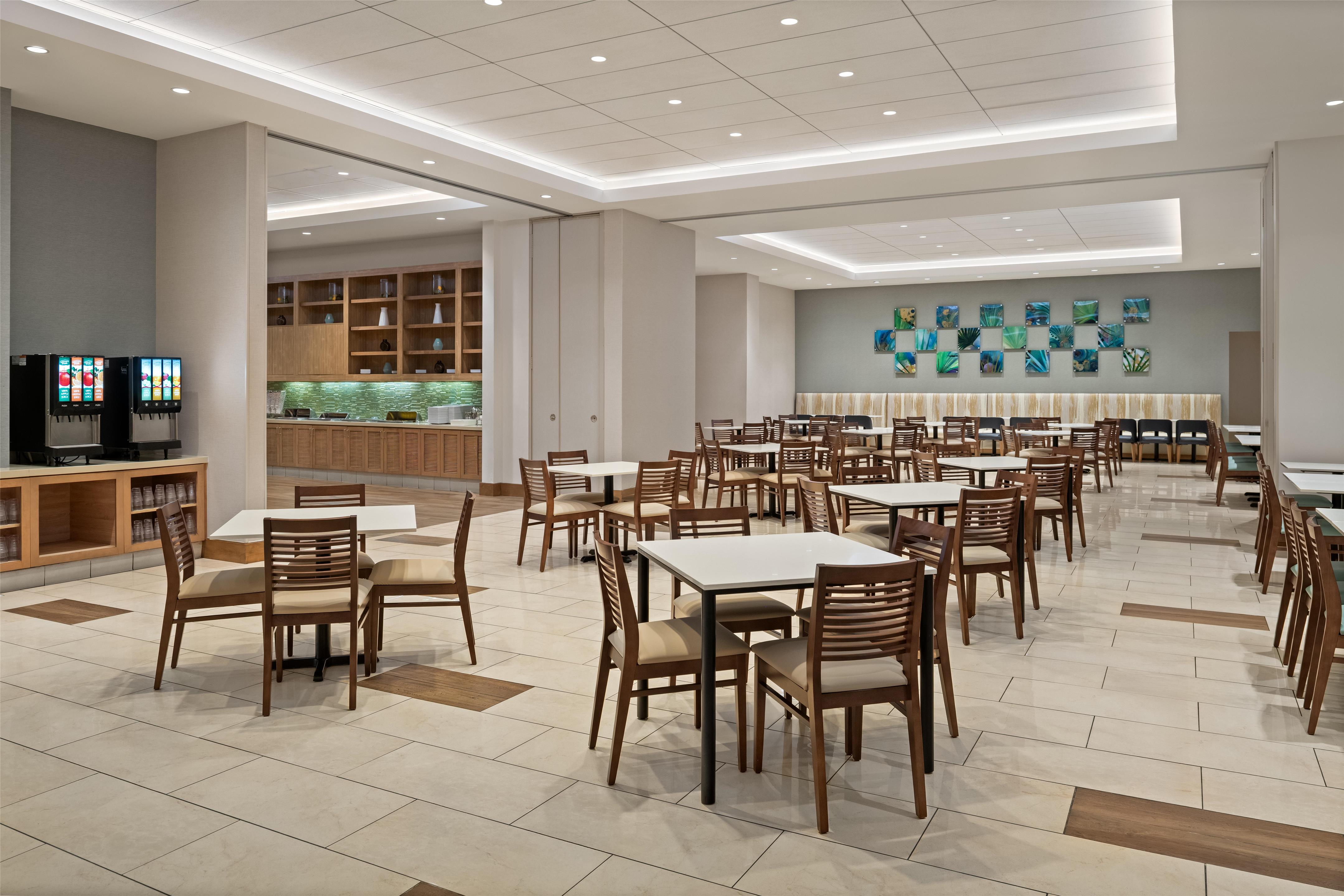 Breakfast Area | Hyatt House at Anaheim Resort/Convention Center