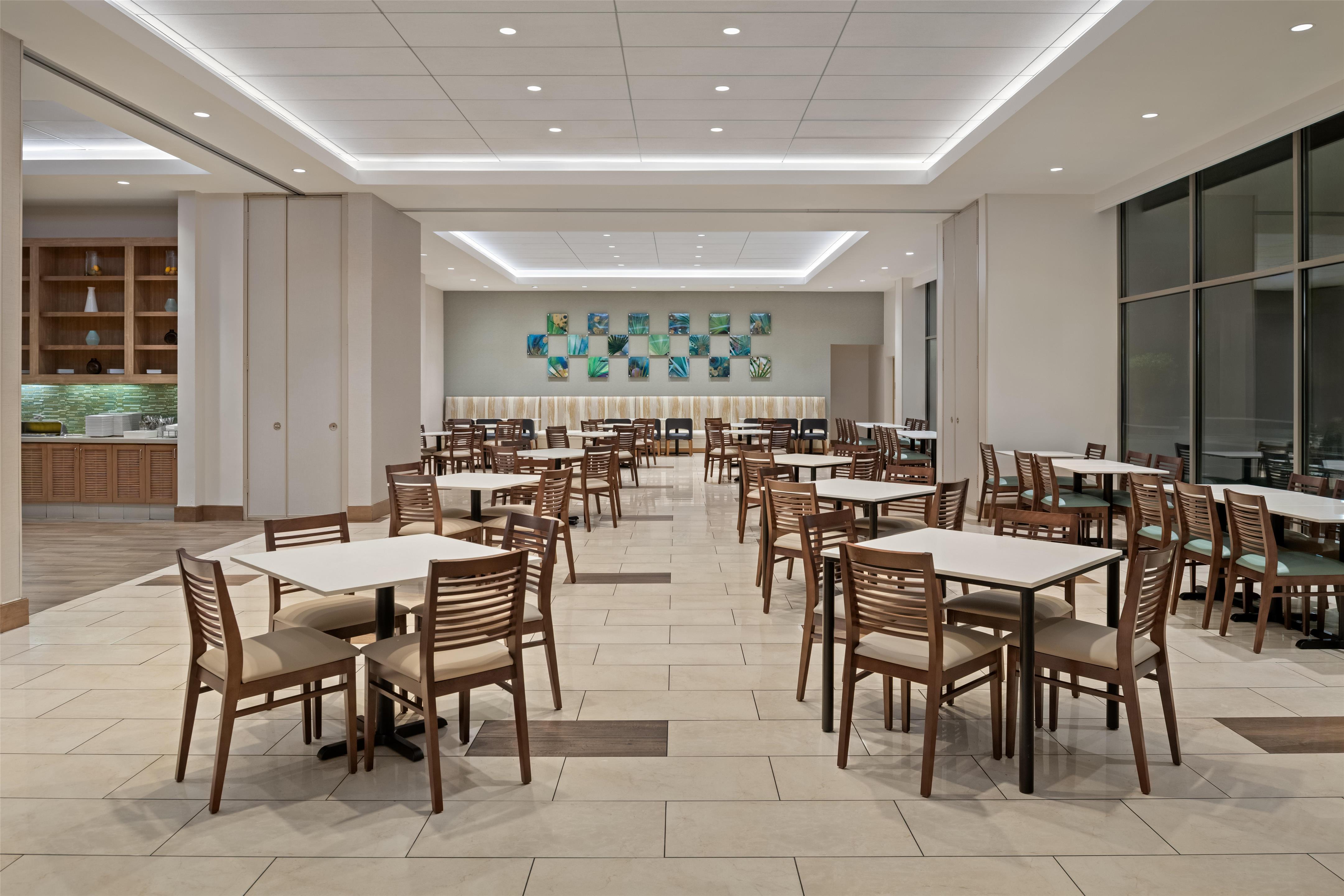 Breakfast Area | Hyatt House at Anaheim Resort/Convention Center