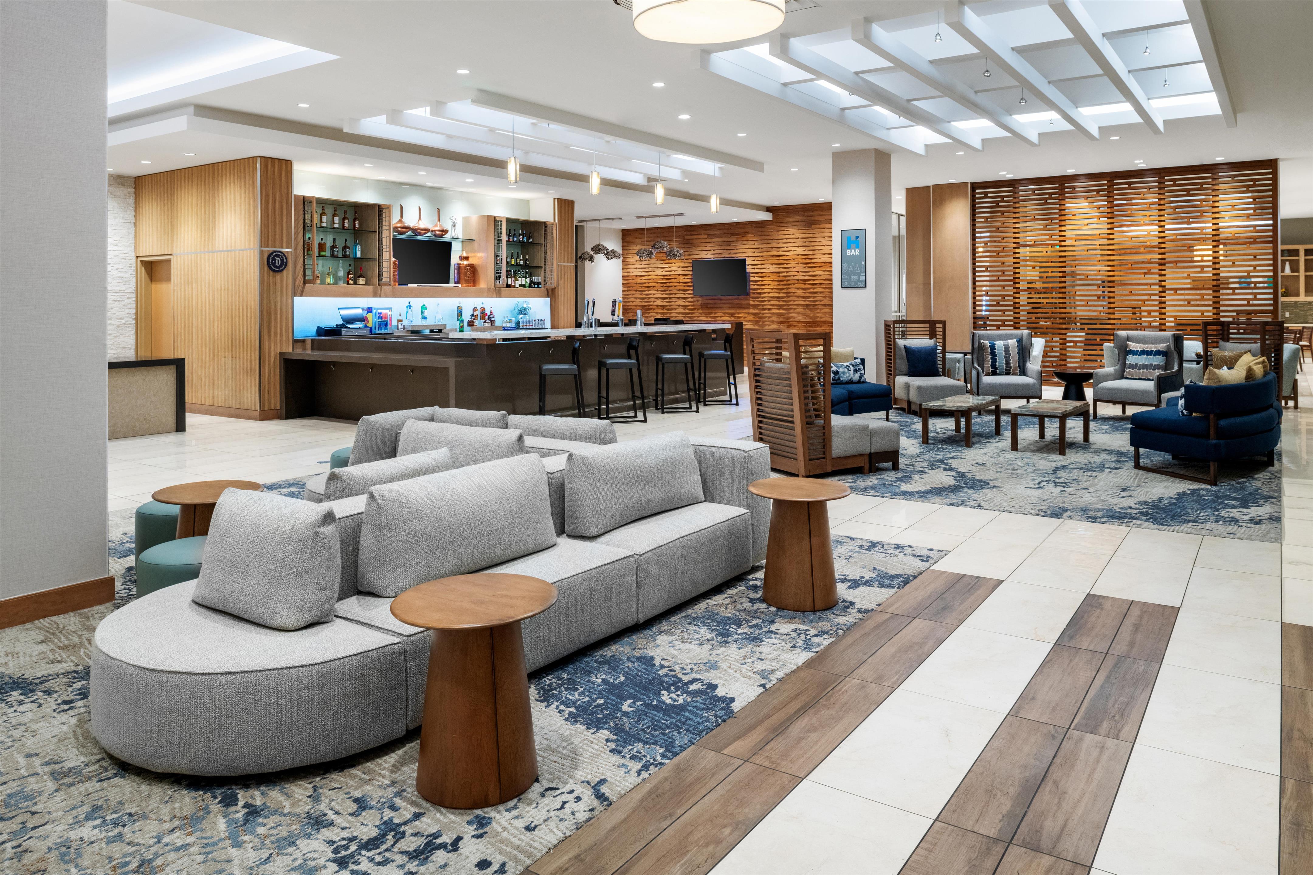 Bar Lounge | Hyatt House at Anaheim Resort/Convention Center