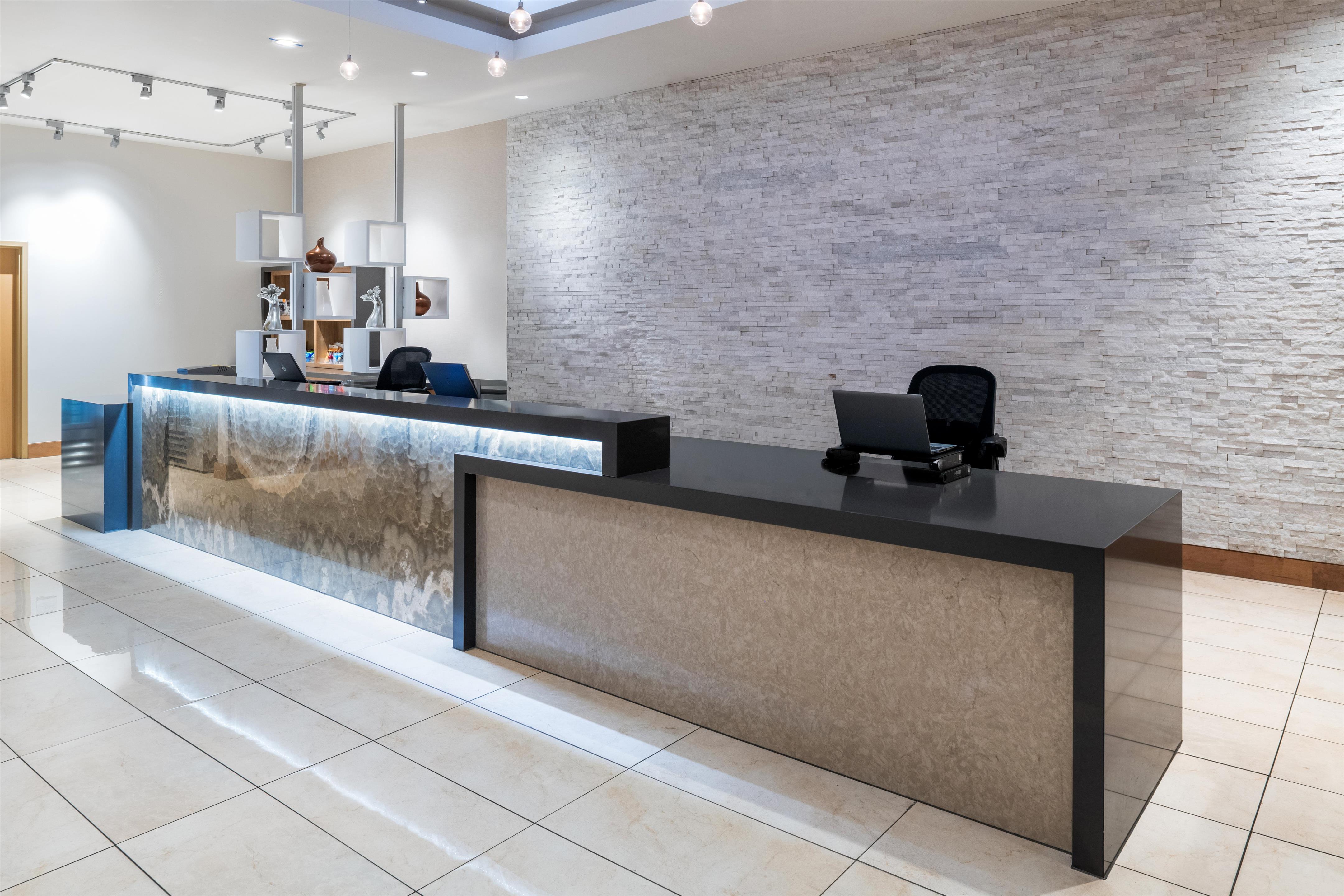 Lobby | Hyatt House at Anaheim Resort/Convention Center