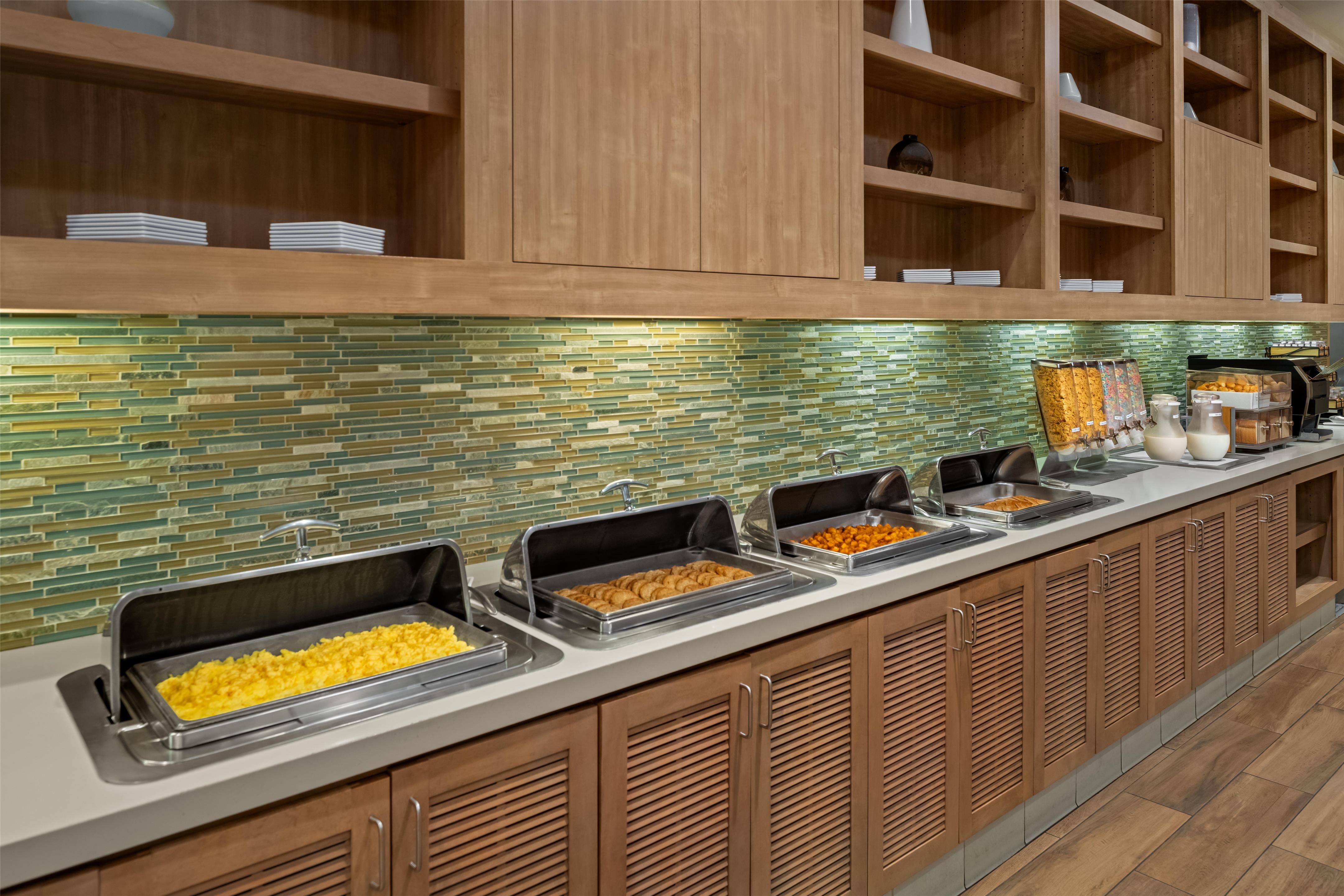 Breakfast Area | Hyatt House at Anaheim Resort/Convention Center