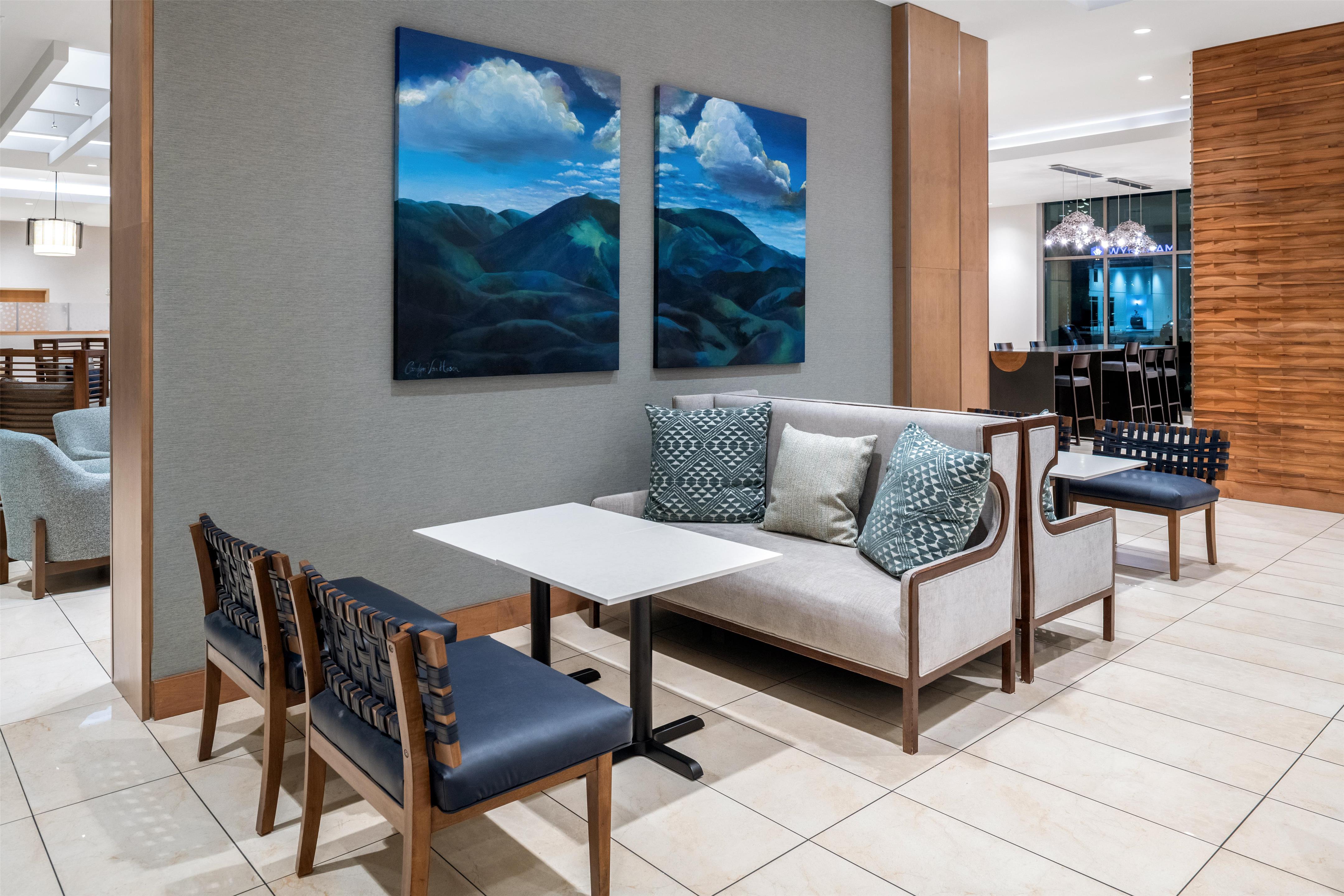 Lobby | Hyatt House at Anaheim Resort/Convention Center