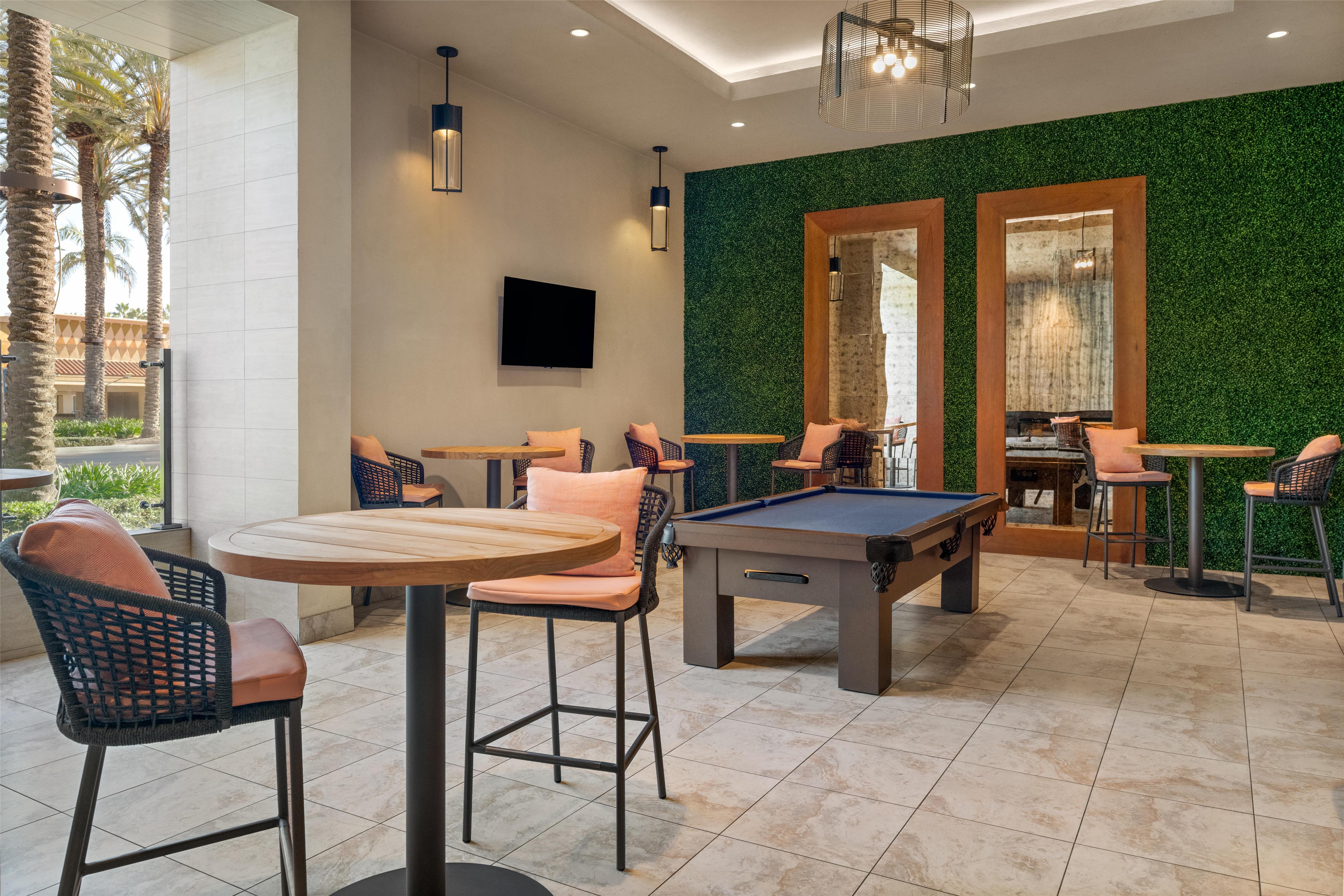 Patio Terrace | Hyatt House at Anaheim Resort/Convention Center