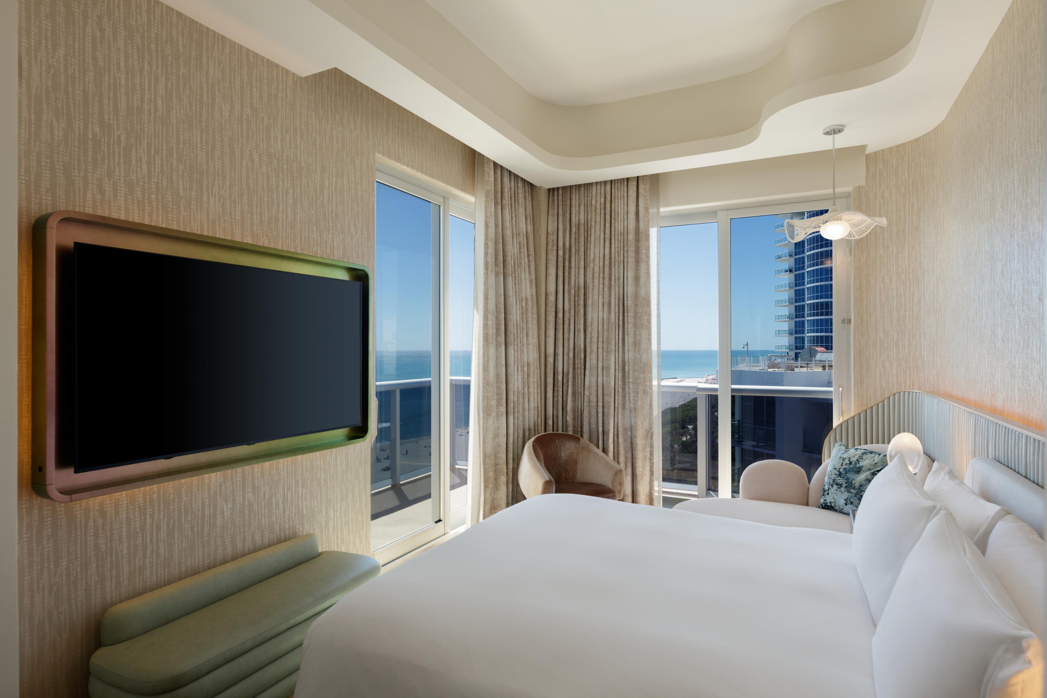 ANDAZ MIAMI BEACH, BY HYATT Room Type - 1 KING OCEAN PANORAMIC WITH BALCONY