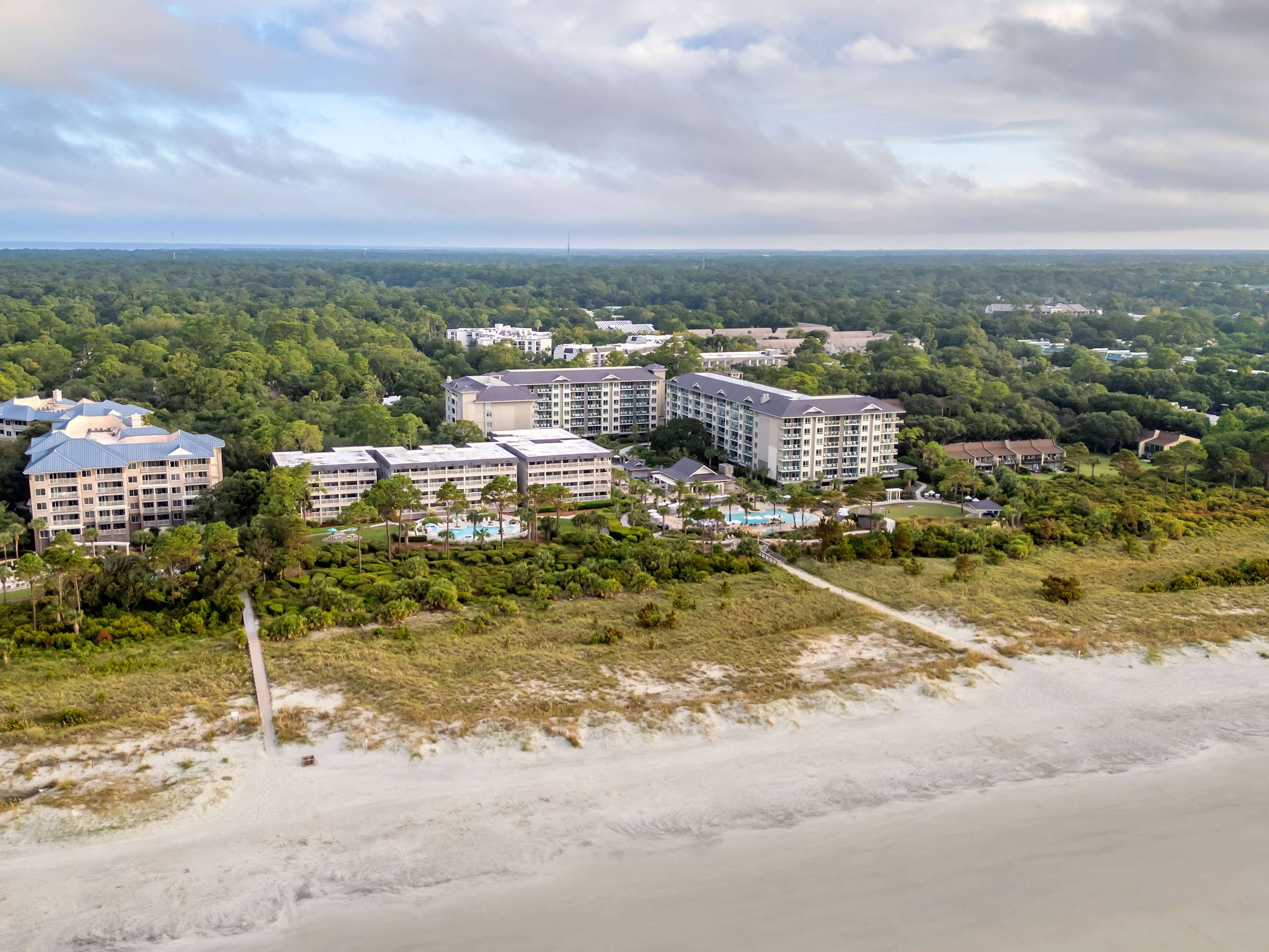Exterior | Hilton Grand Vacations Club Ocean Oak Resort Hilton Head