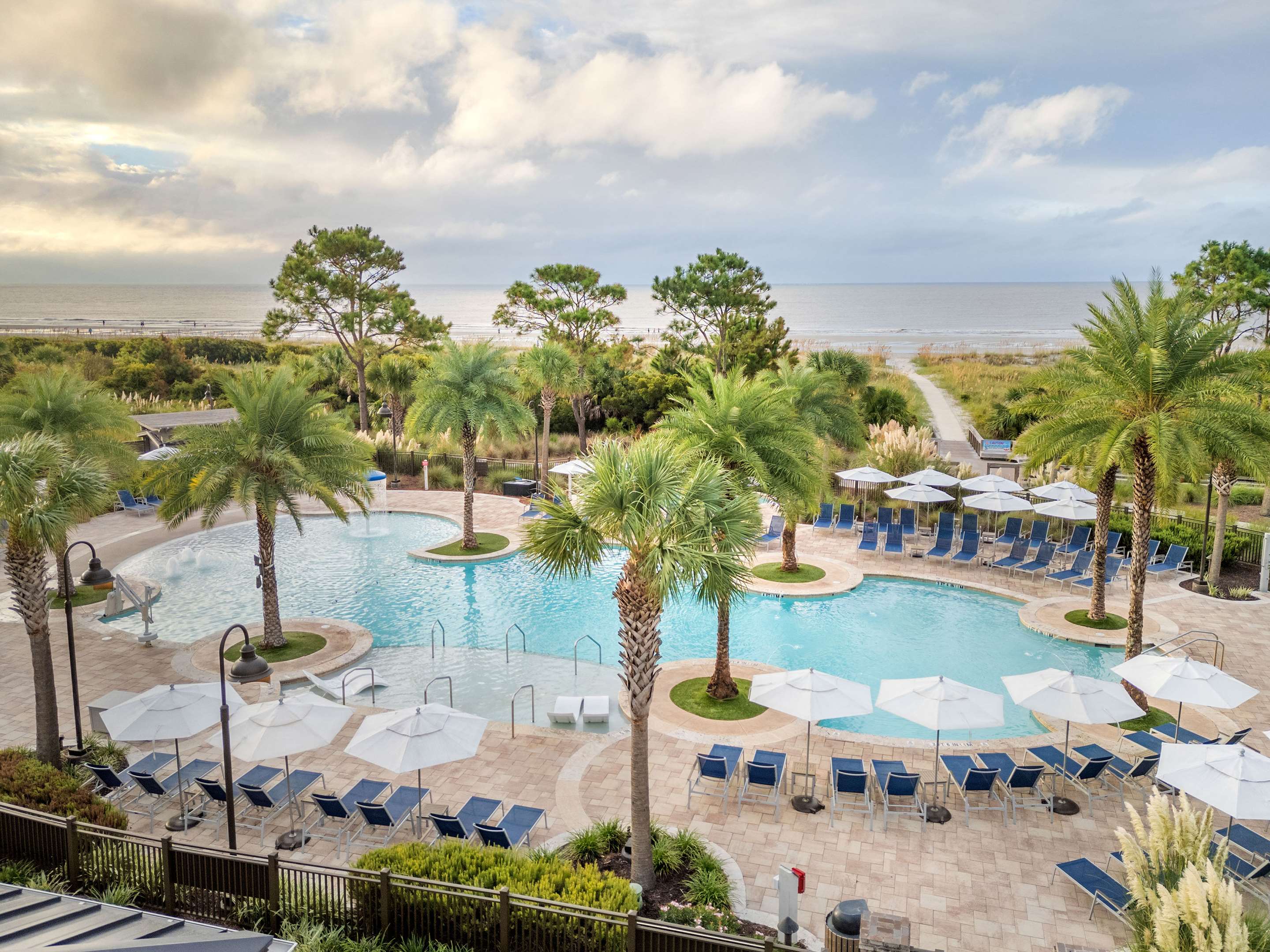 Pool | Hilton Grand Vacations Club Ocean Oak Resort Hilton Head