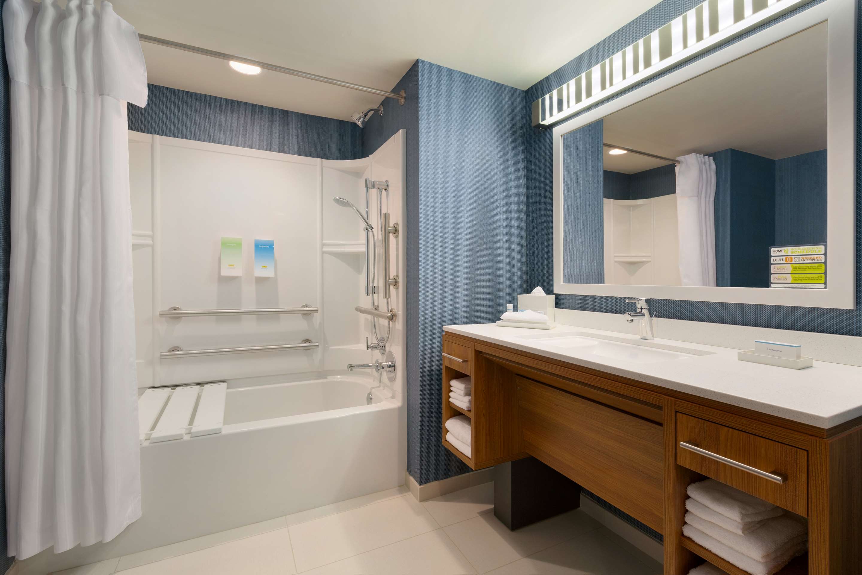 Guest room bath