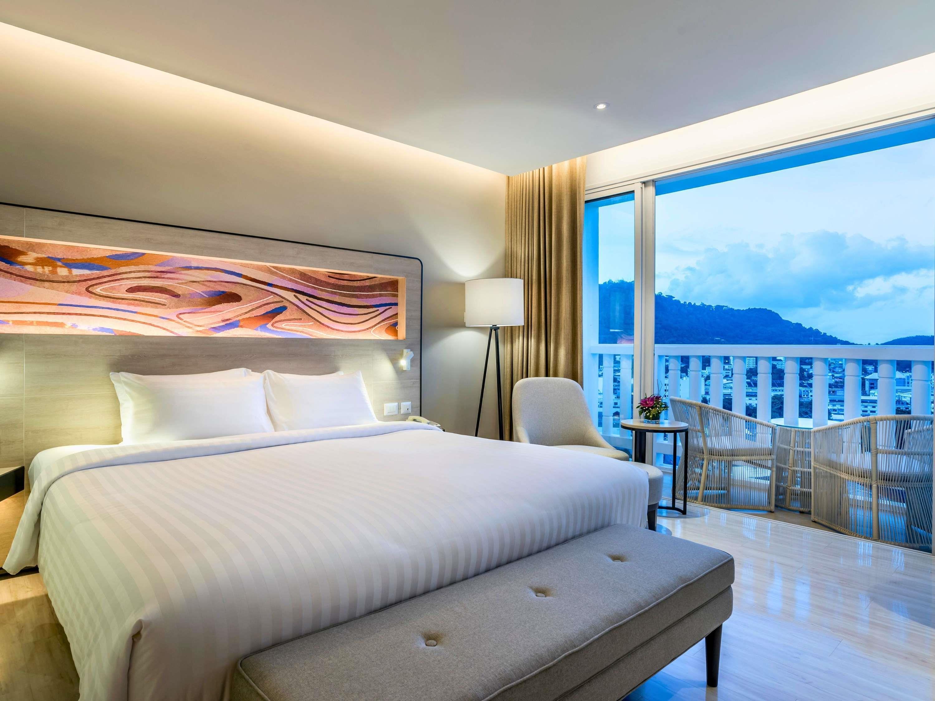Novotel Phuket City Phokeethra Room Type - Deluxe Room, 1 King Bed, Balcony Novotel Phuket City Phokeethra Room Type - Deluxe Room, 1 King Bed, Balcony