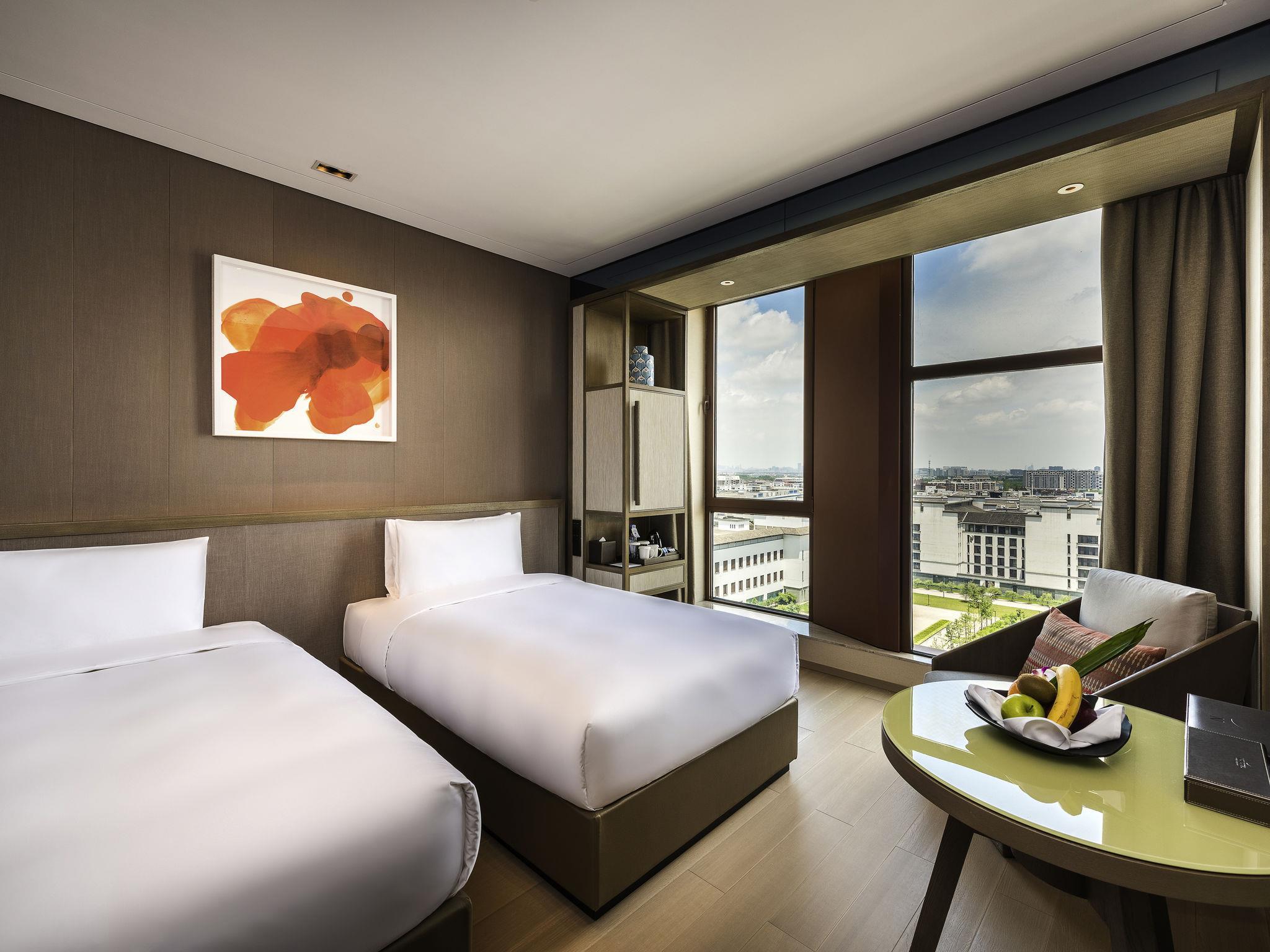 Novotel Shanghai Clover Room Type - Deluxe Room with 2 Single Beds