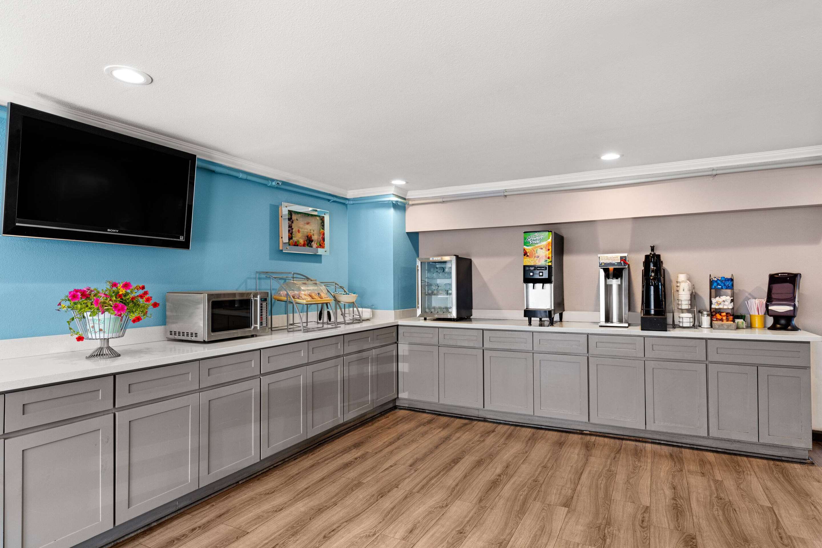 Property amenity | Days Inn by Wyndham Lakewood South Tacoma
