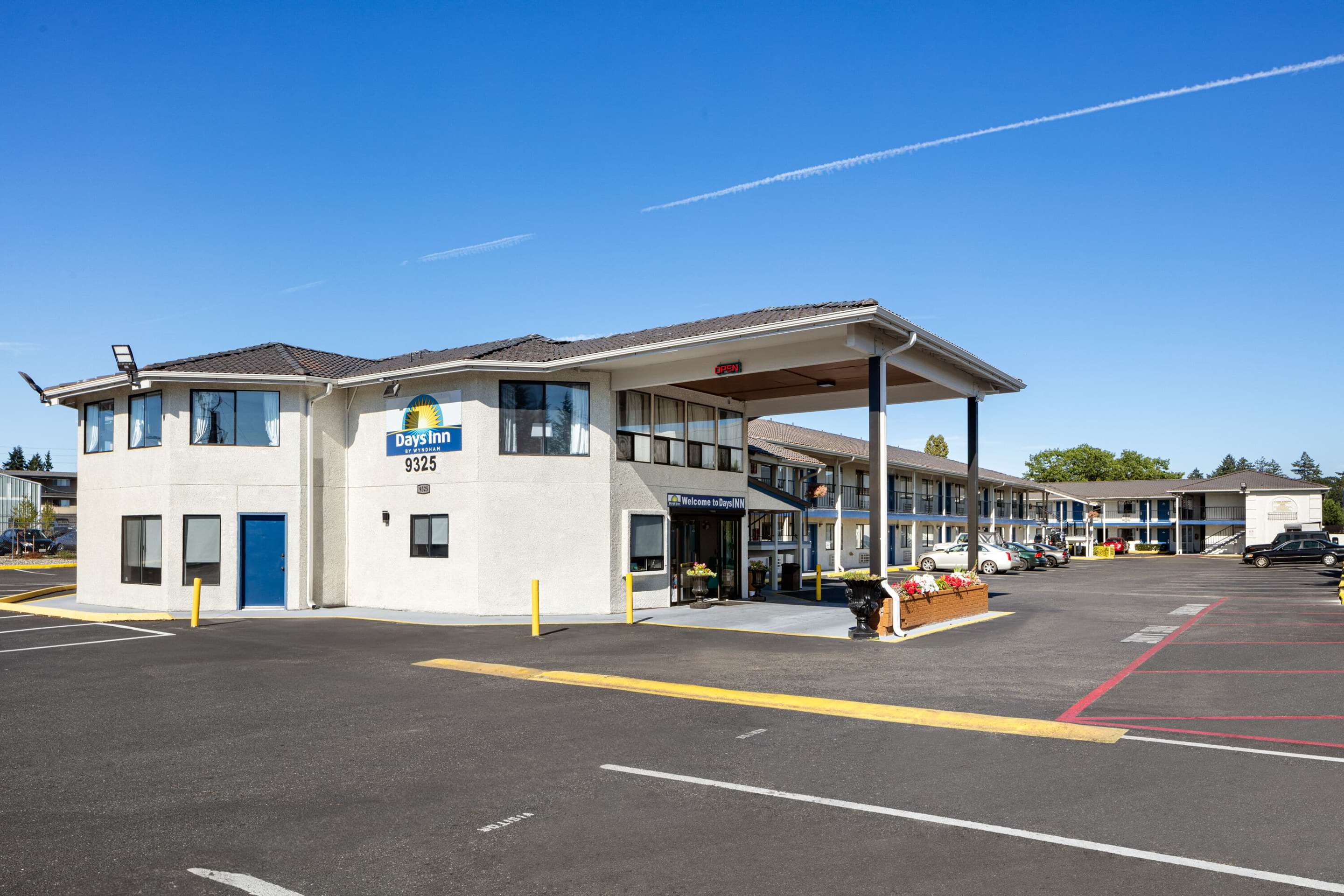 Exterior | Days Inn by Wyndham Lakewood South Tacoma