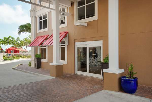 Exterior view - Hampton Inn & Suites Clearwater Beach