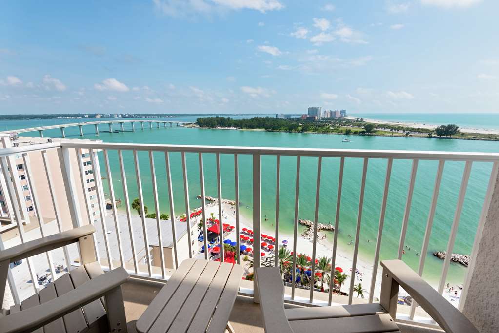 Hampton Inn & Suites by Hilton Clearwater Beach Room Type - 2 QNS BEACH VW HEAR ACC NS