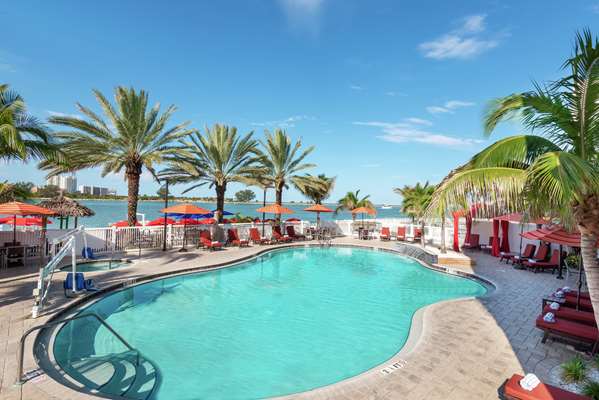 Pool - Hampton Inn & Suites Clearwater Beach
