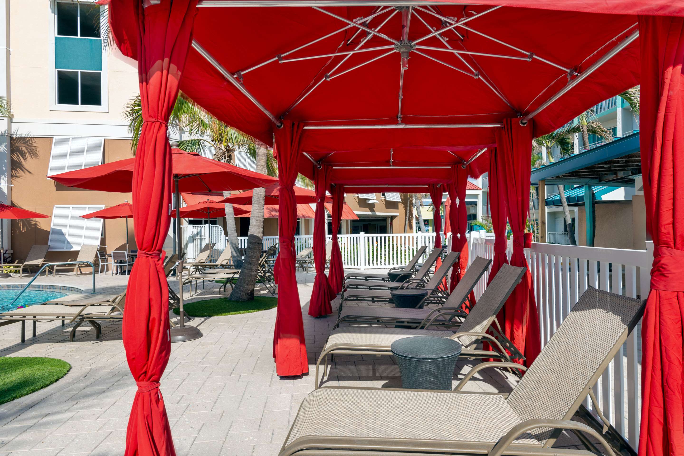 Pool | Hampton Inn & Suites Clearwater Beach