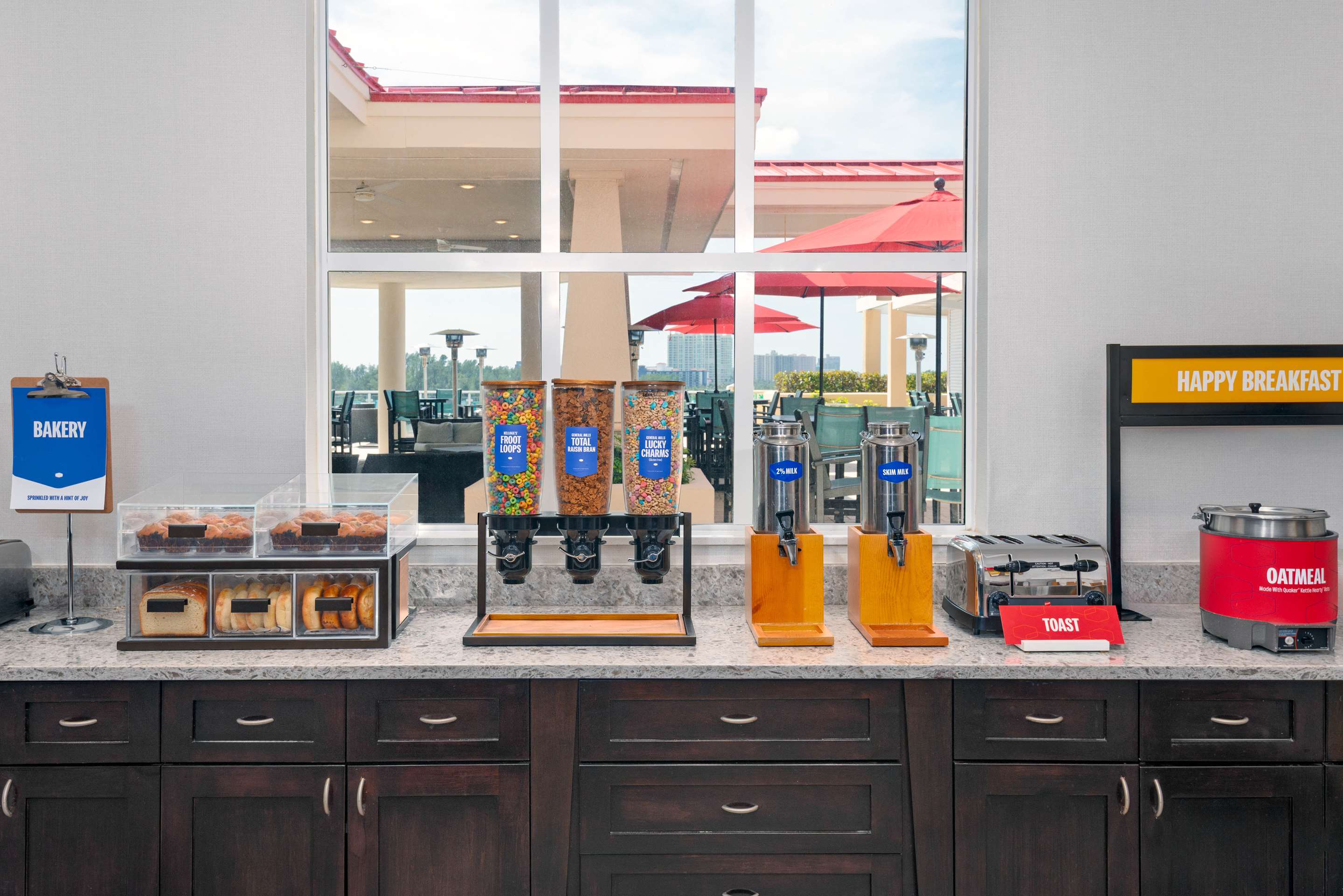 Breakfast Area | Hampton Inn & Suites Clearwater Beach