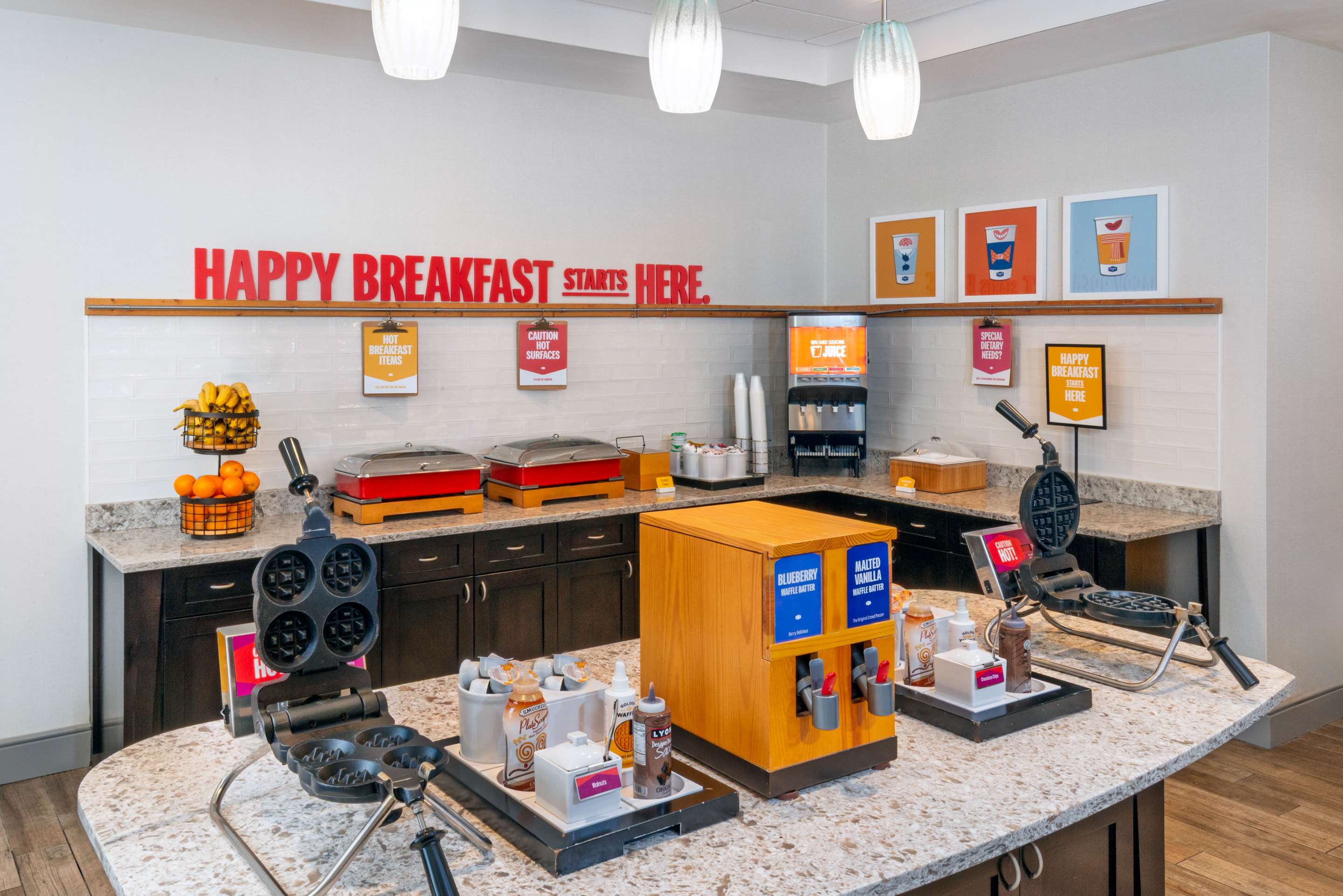 Breakfast Area | Hampton Inn & Suites Clearwater Beach