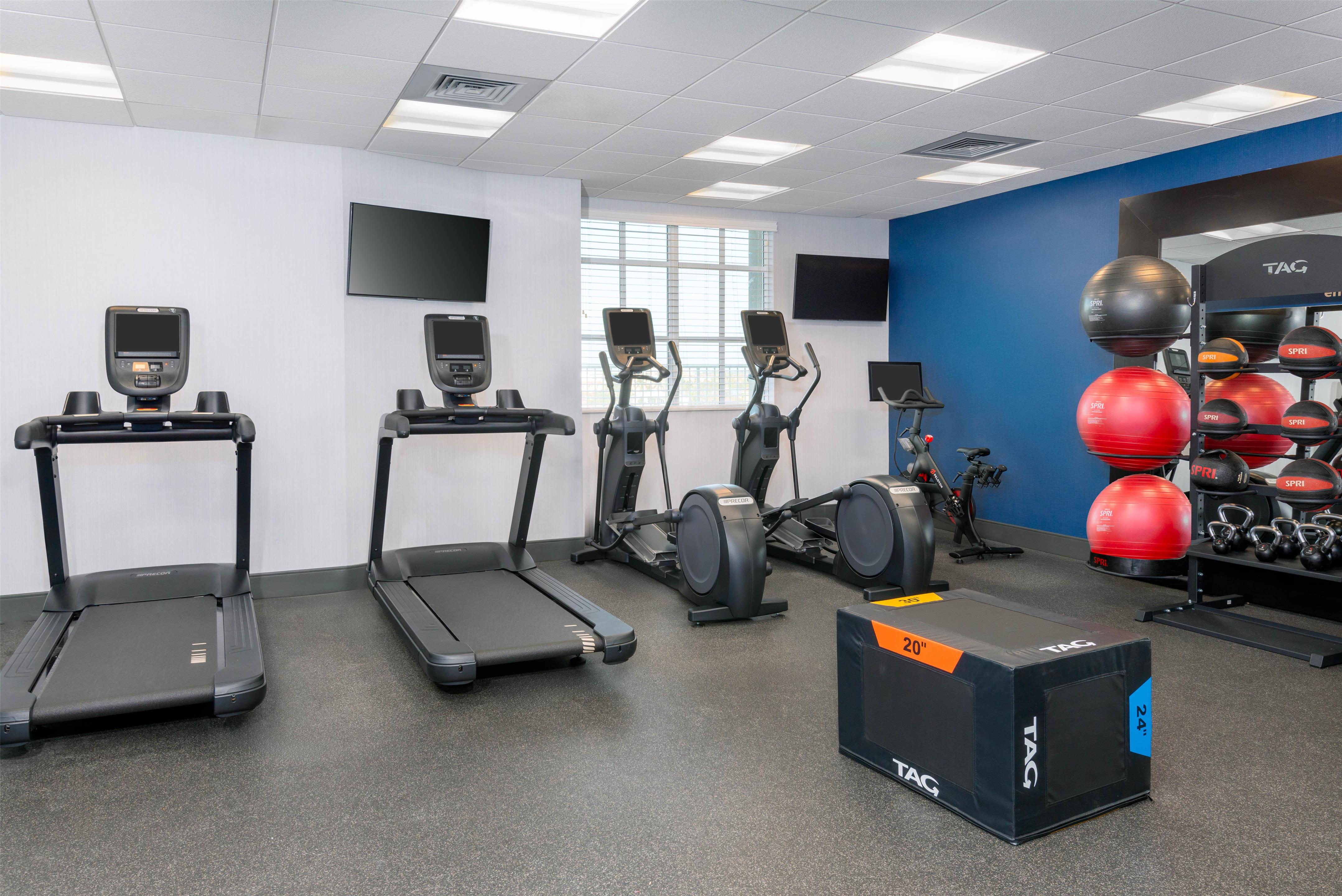 Health club fitness center gym | Hampton Inn & Suites Clearwater Beach
